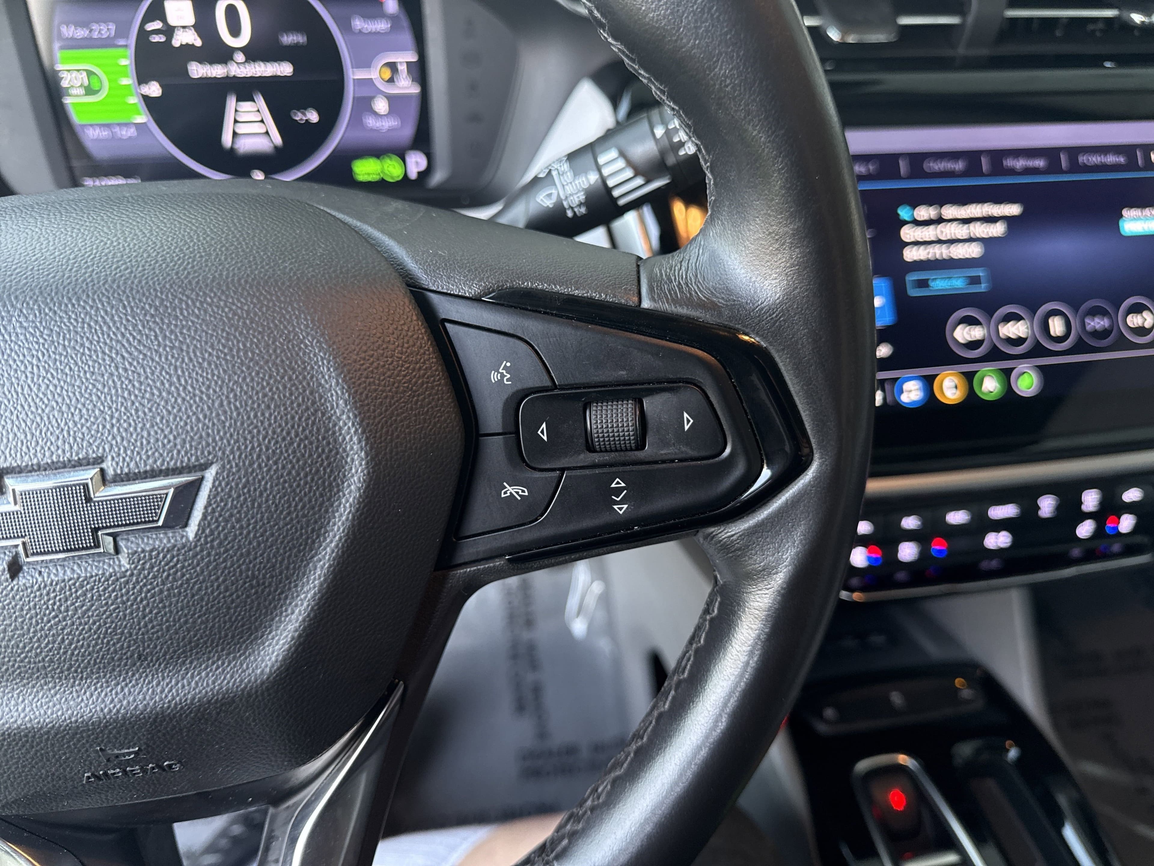 Vehicle photo 18