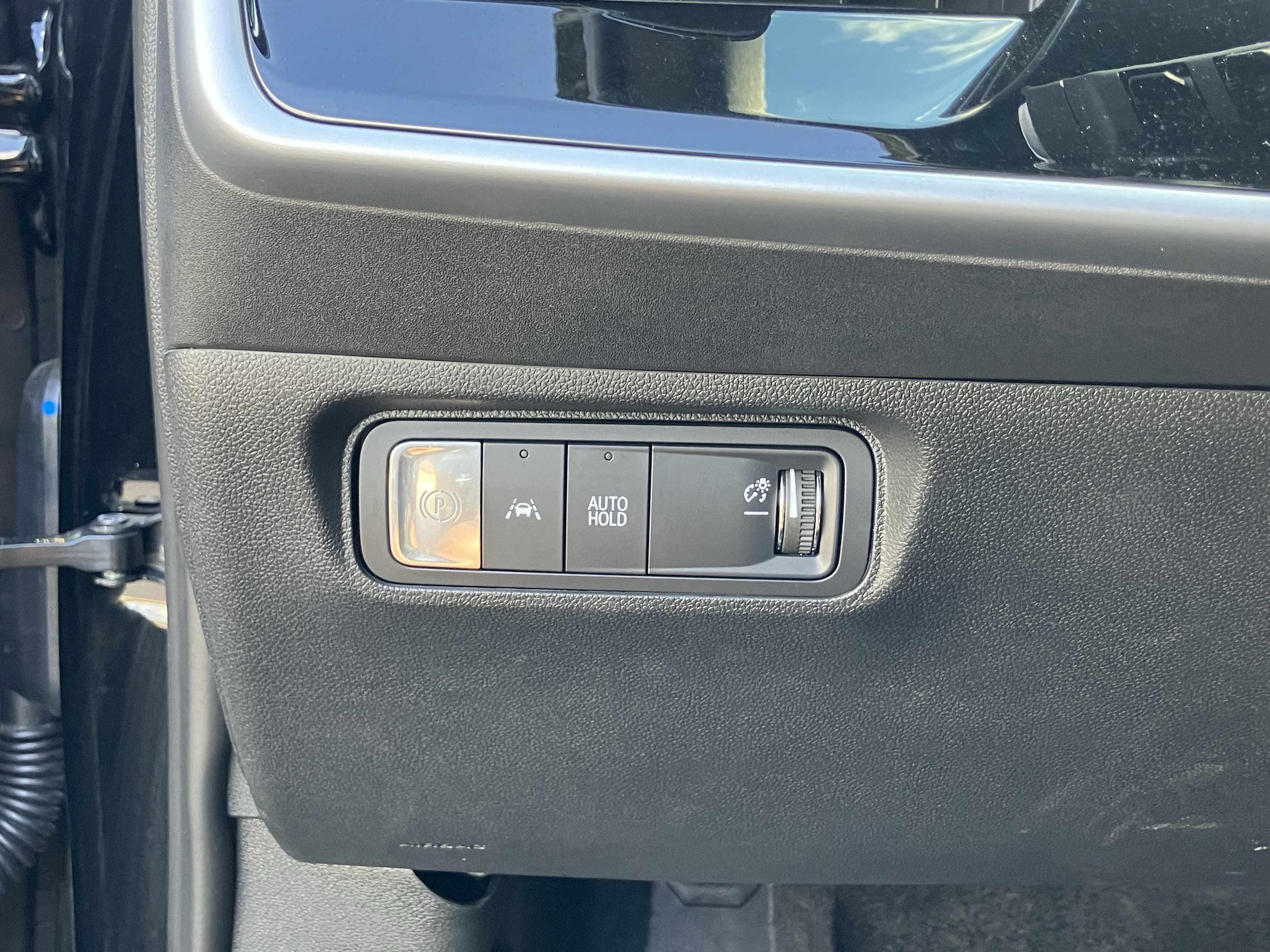 Vehicle photo 18