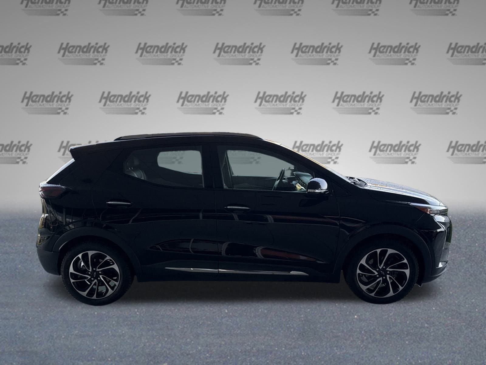 Vehicle photo 9