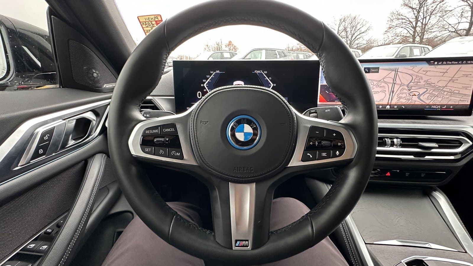 Vehicle photo 17