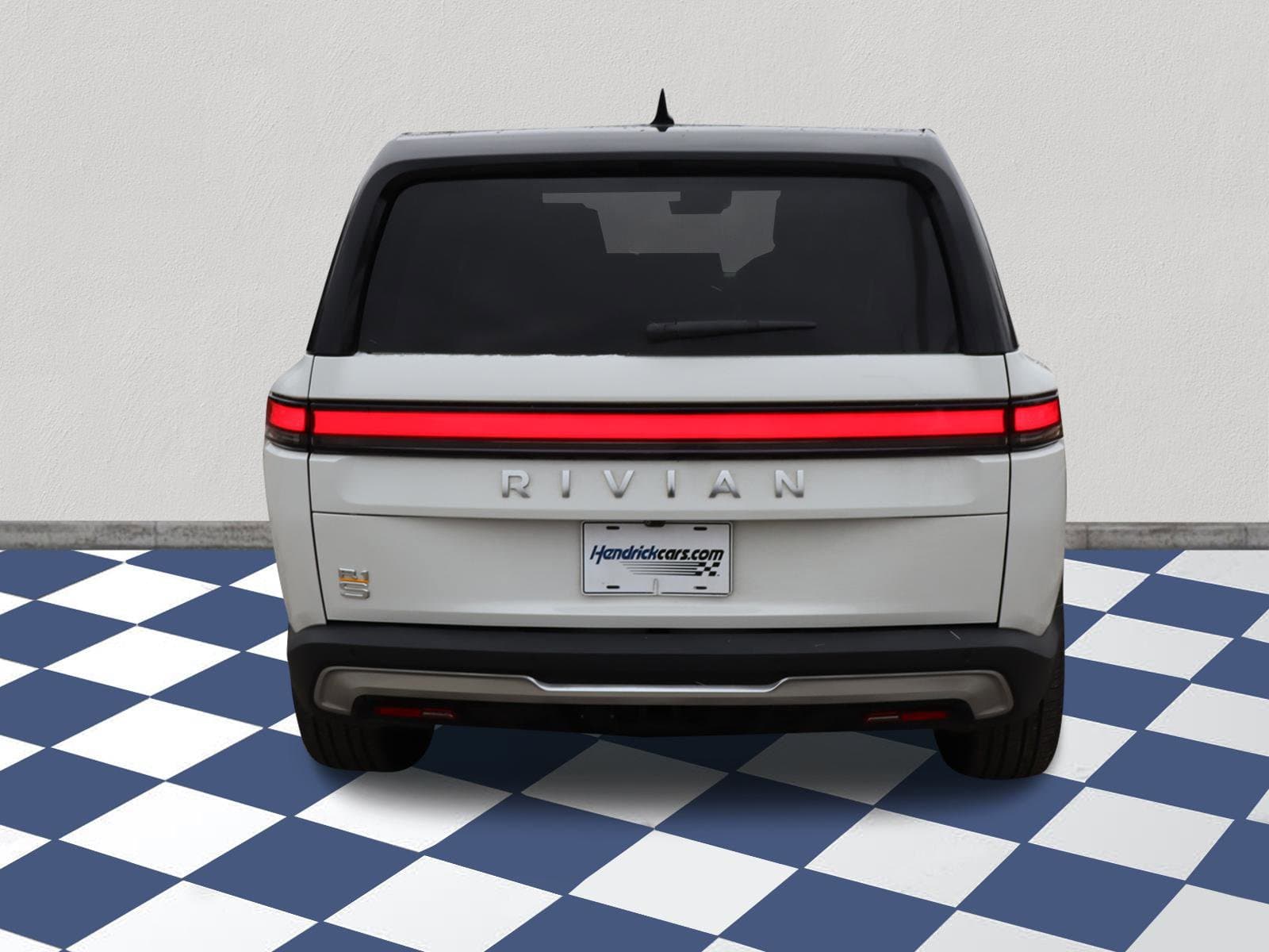 Vehicle photo 6
