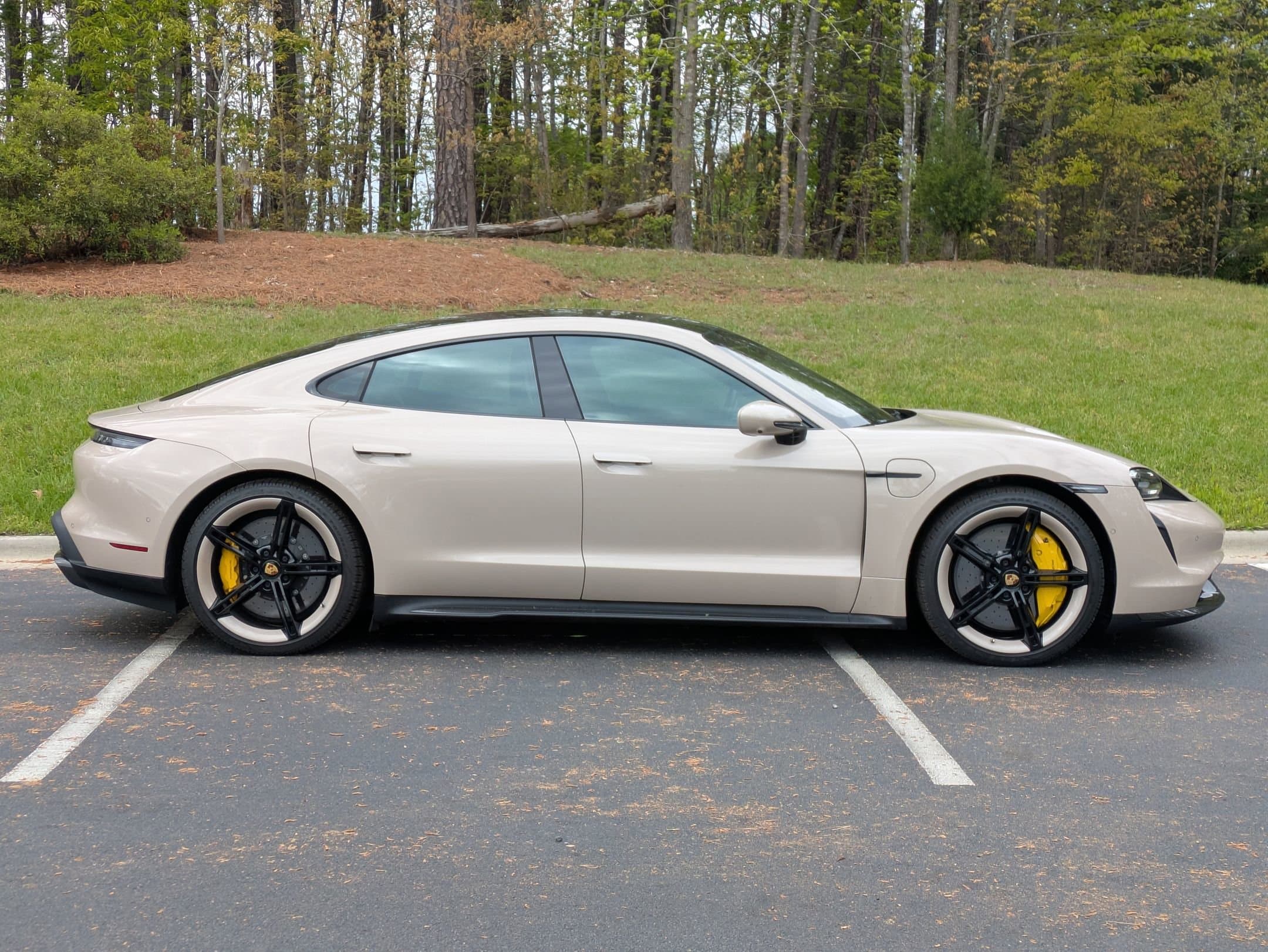 Vehicle photo 30