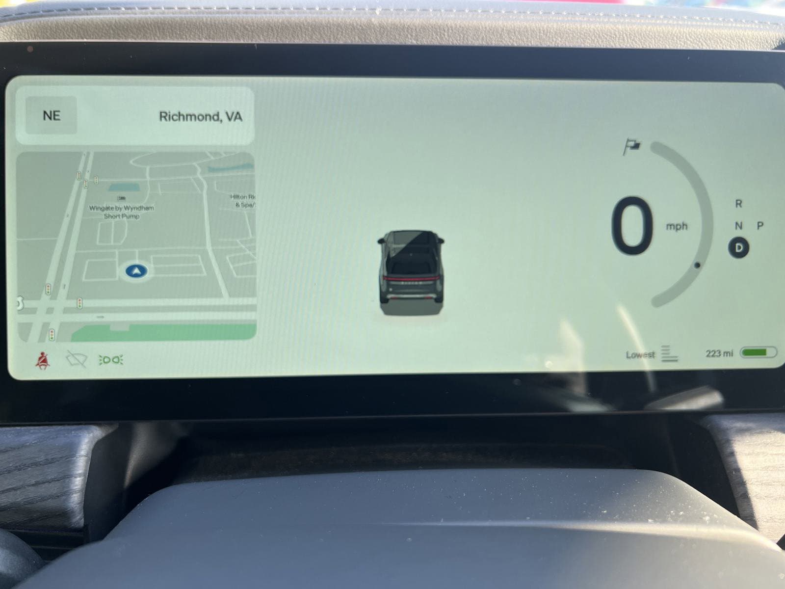 Vehicle photo 19