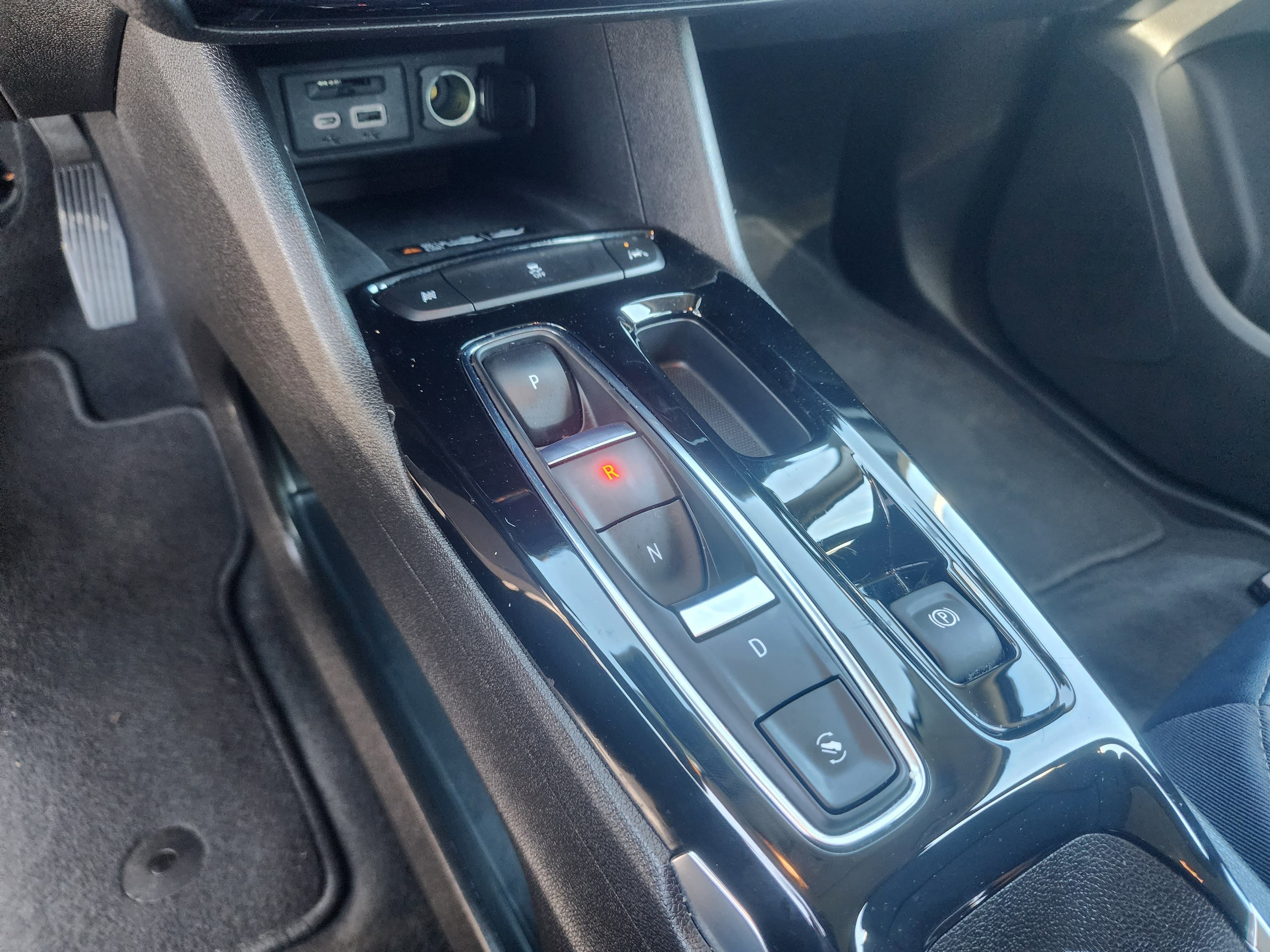 Vehicle photo 31