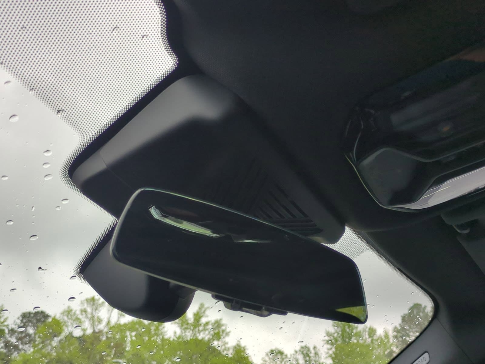 Vehicle photo 25