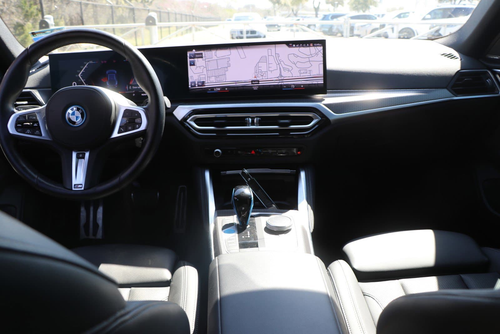 Vehicle photo 27
