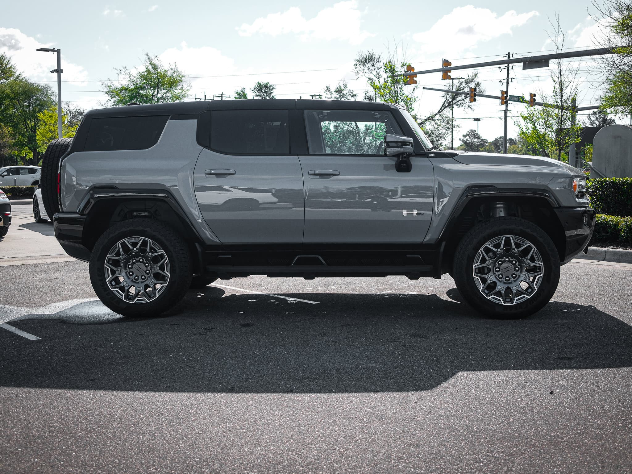 Vehicle photo 9