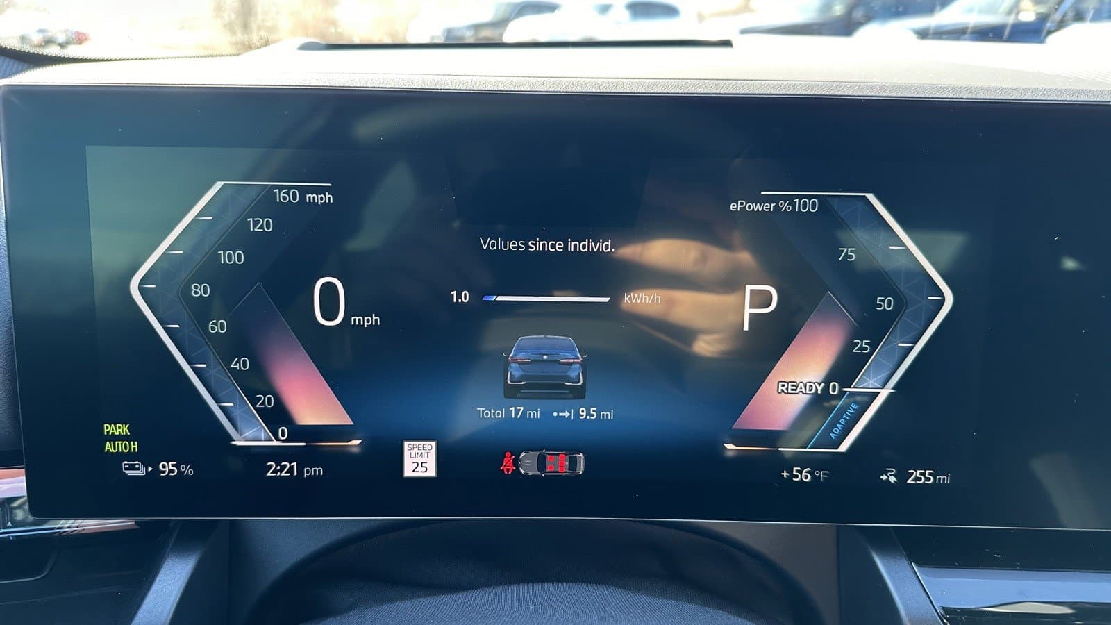 Vehicle photo 19