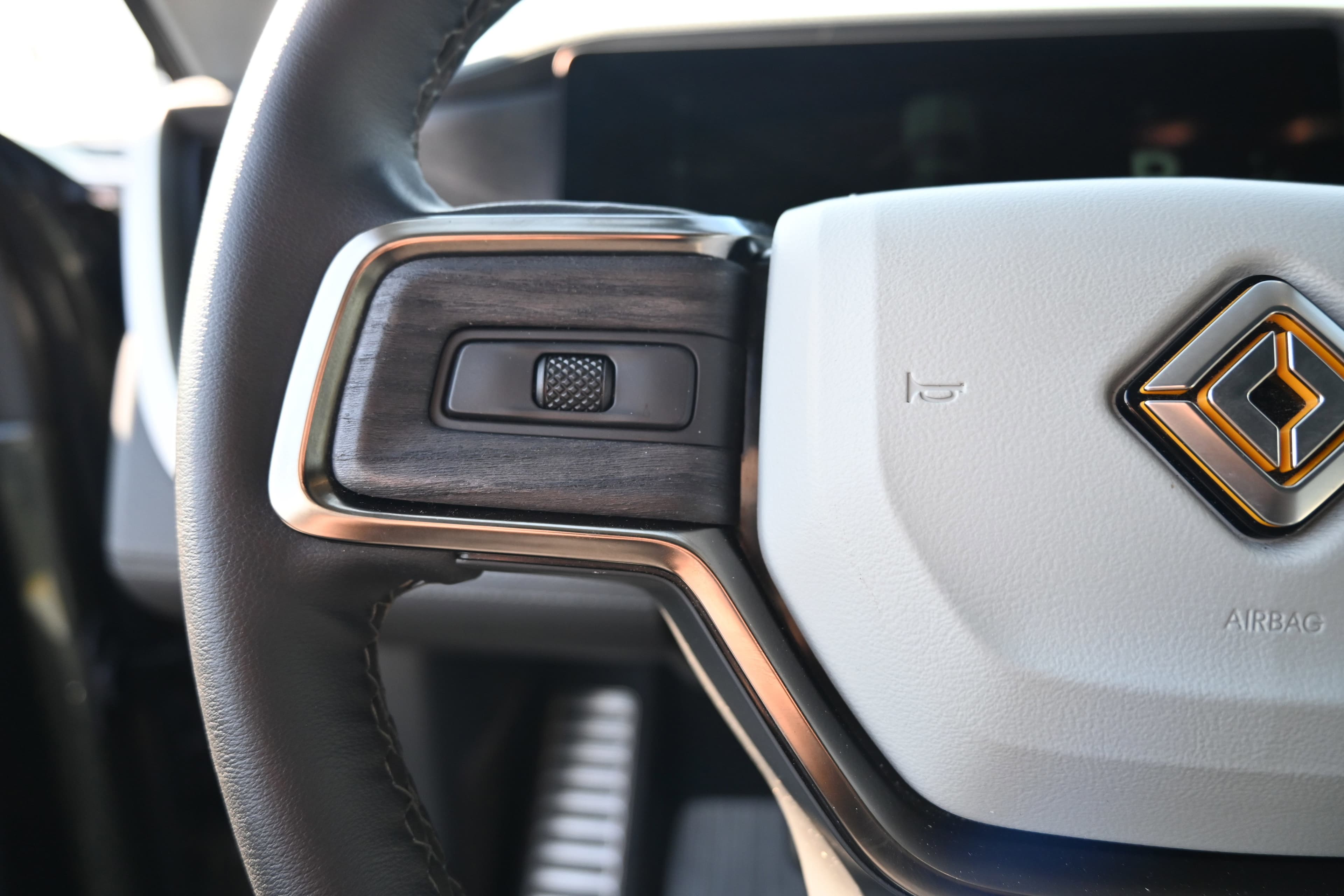 Vehicle photo 21
