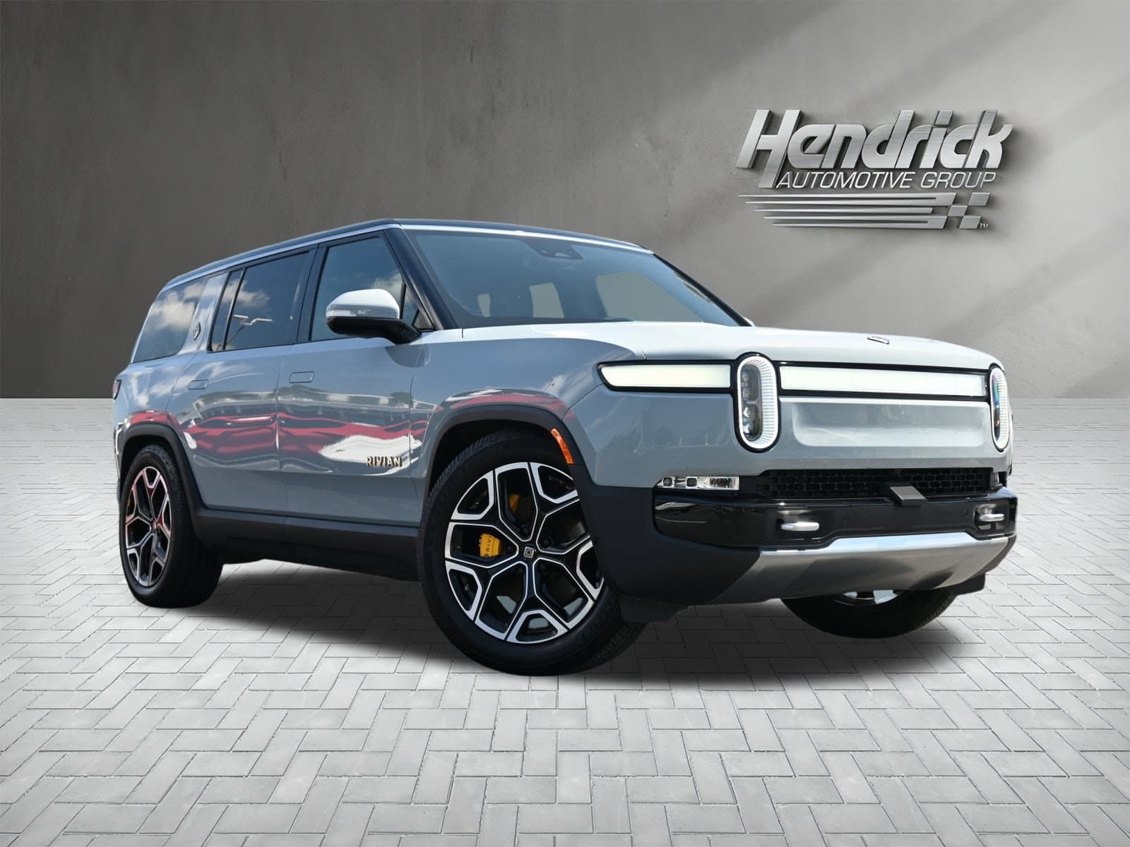 Vehicle photo 1