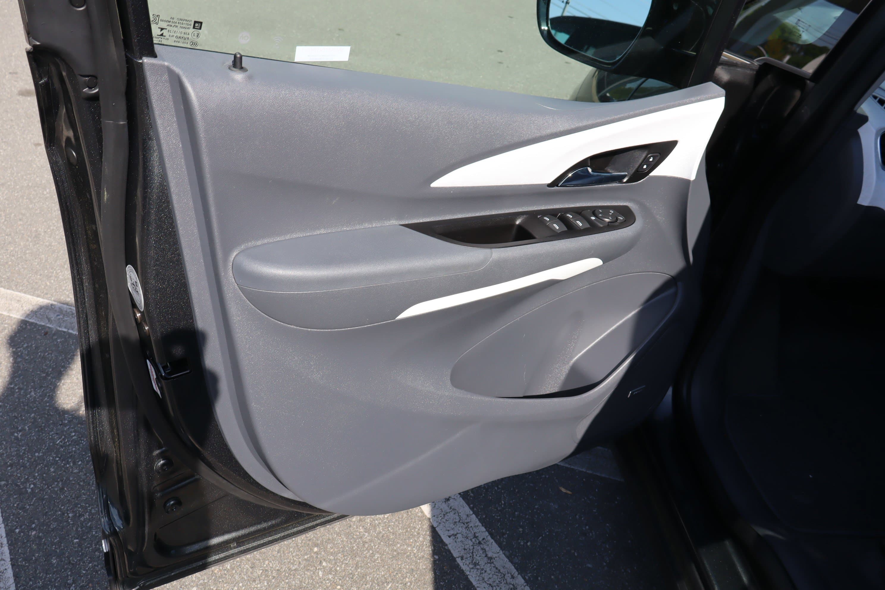 Vehicle photo 13