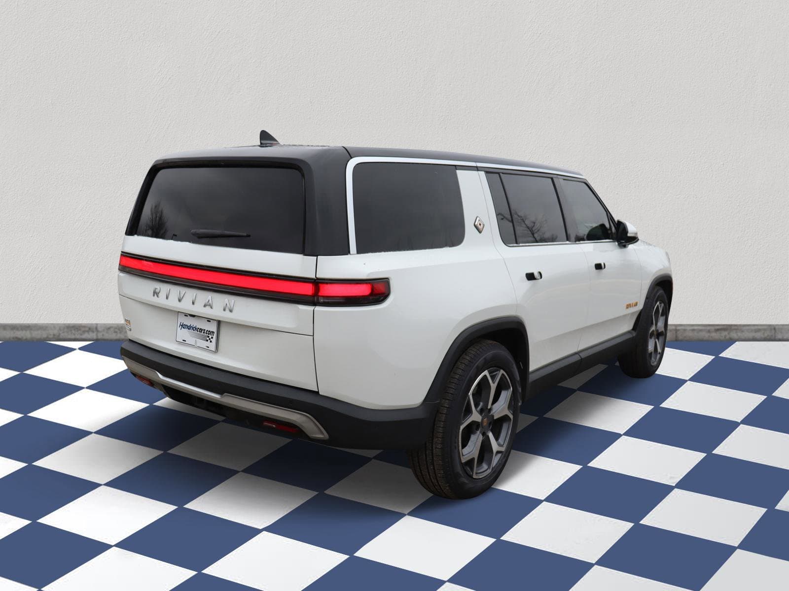 Vehicle photo 7