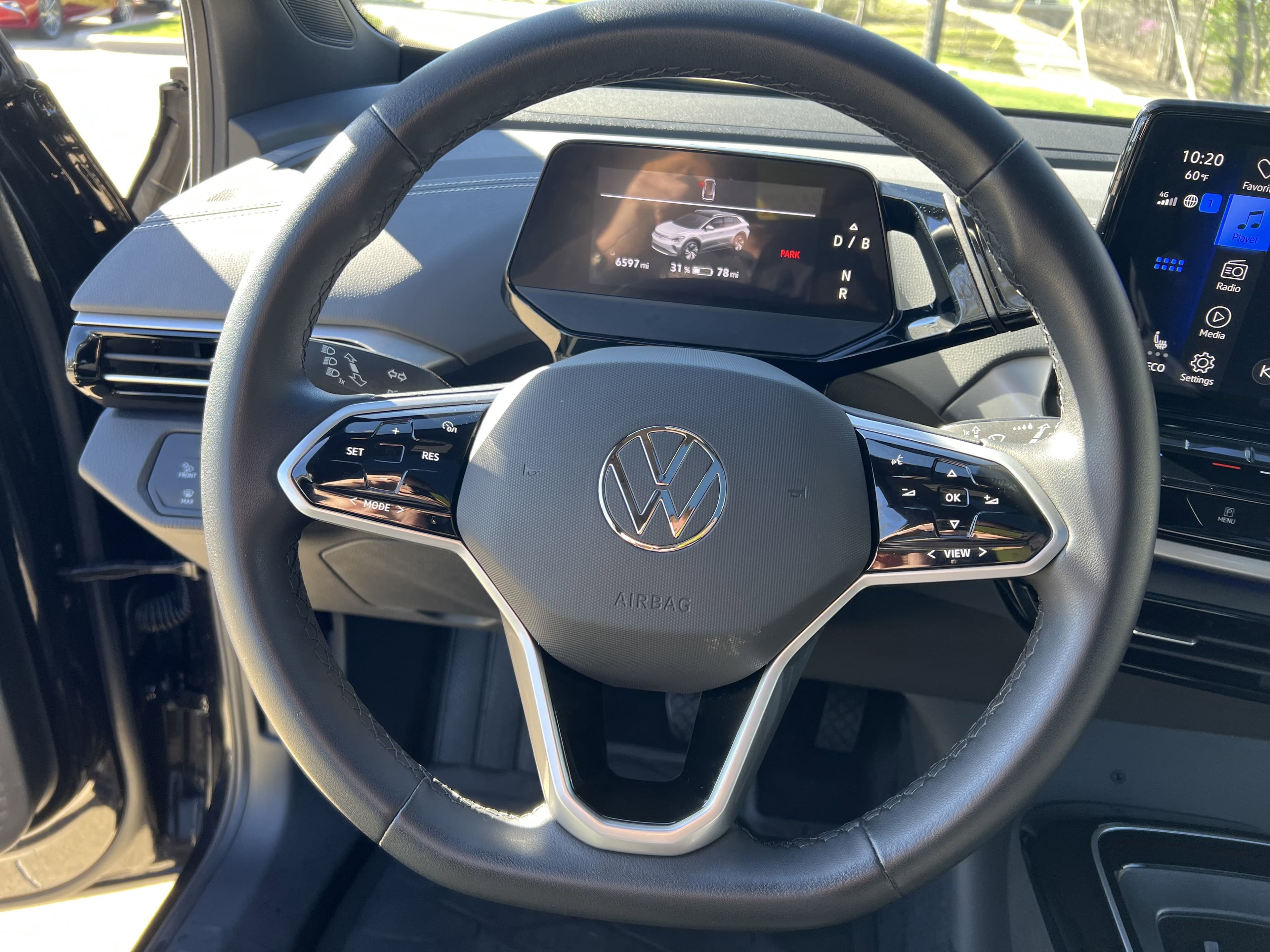 Vehicle photo 15