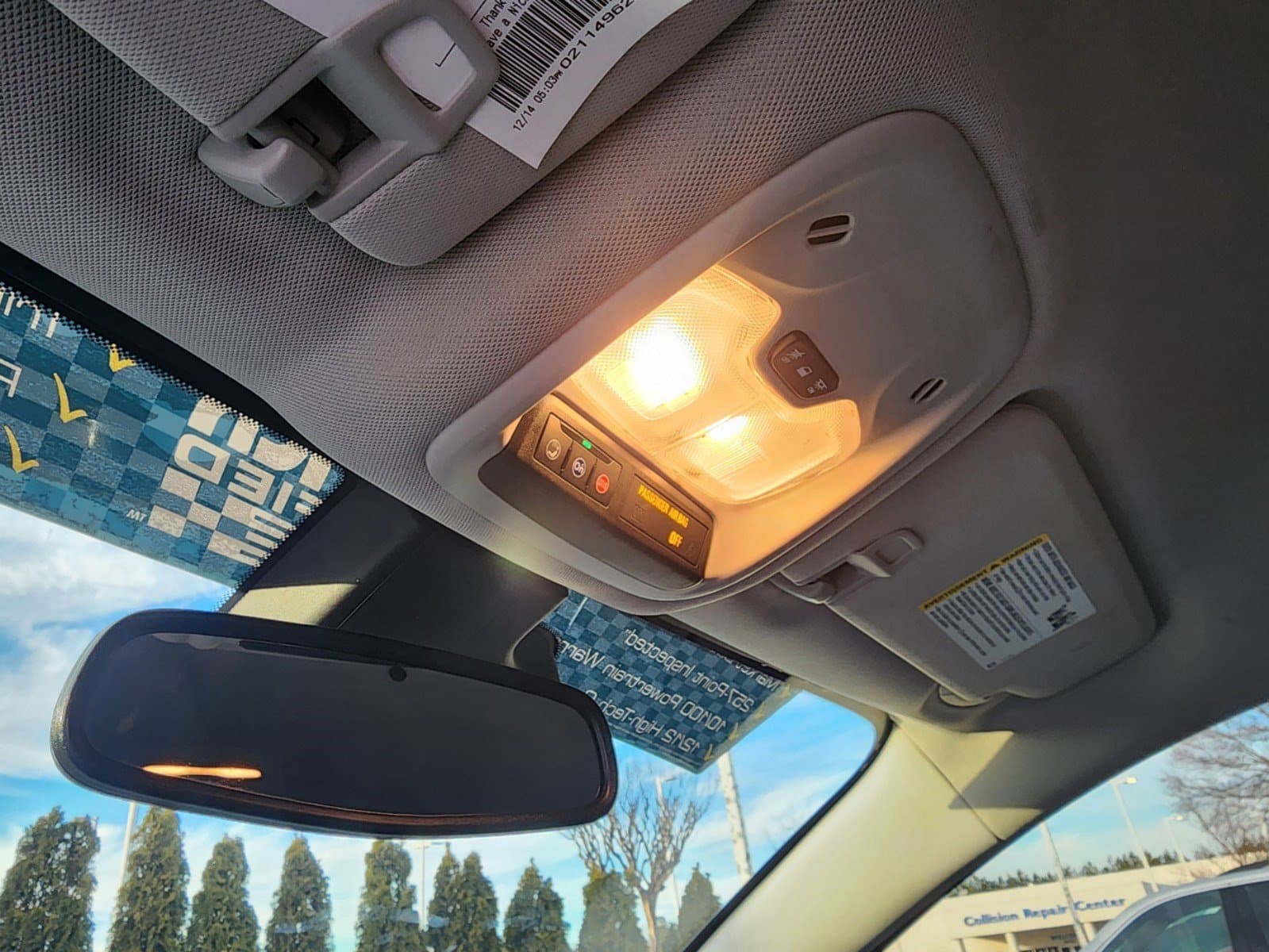 Vehicle photo 34