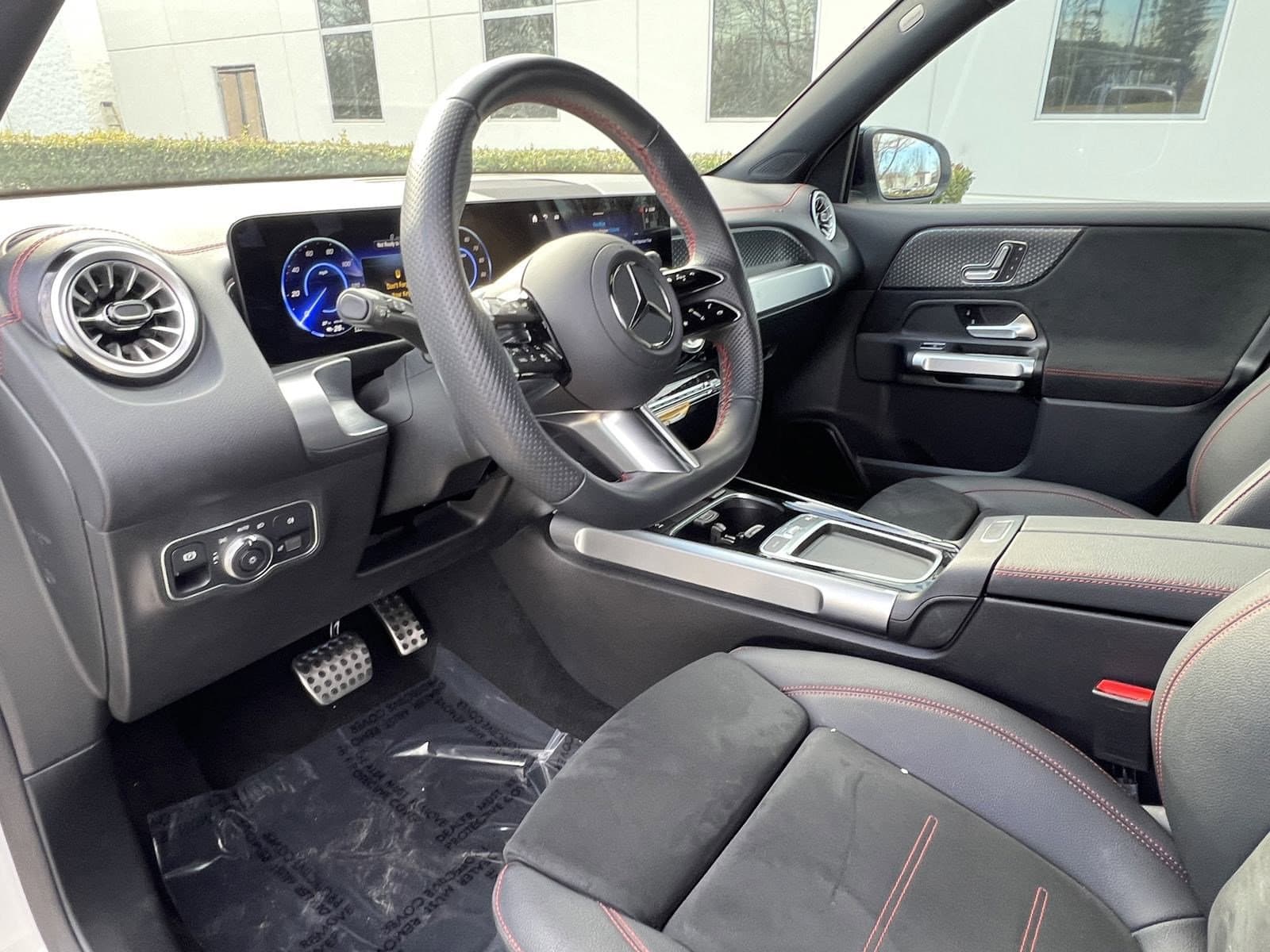 Vehicle photo 15