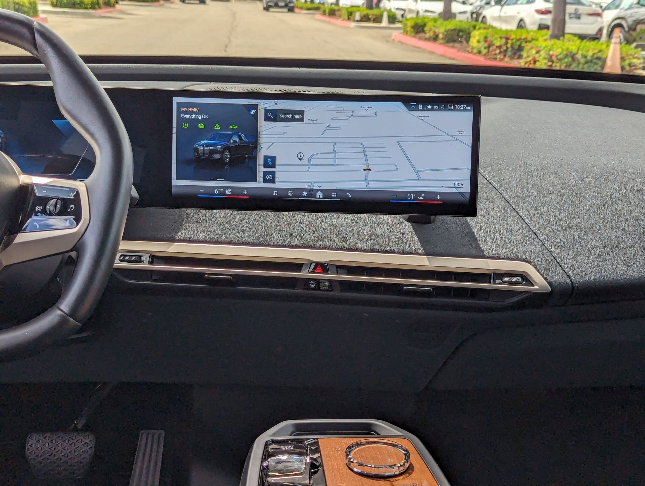 Vehicle photo 29