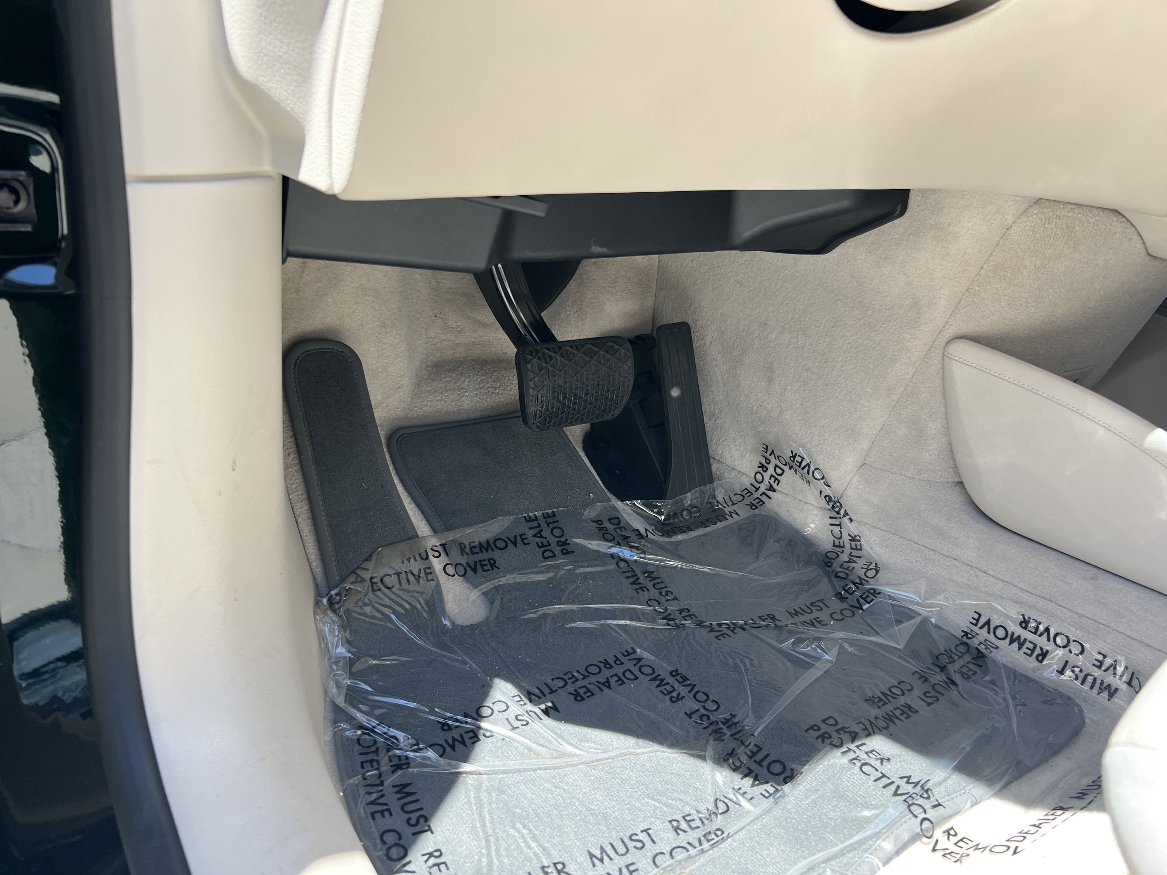 Vehicle photo 15