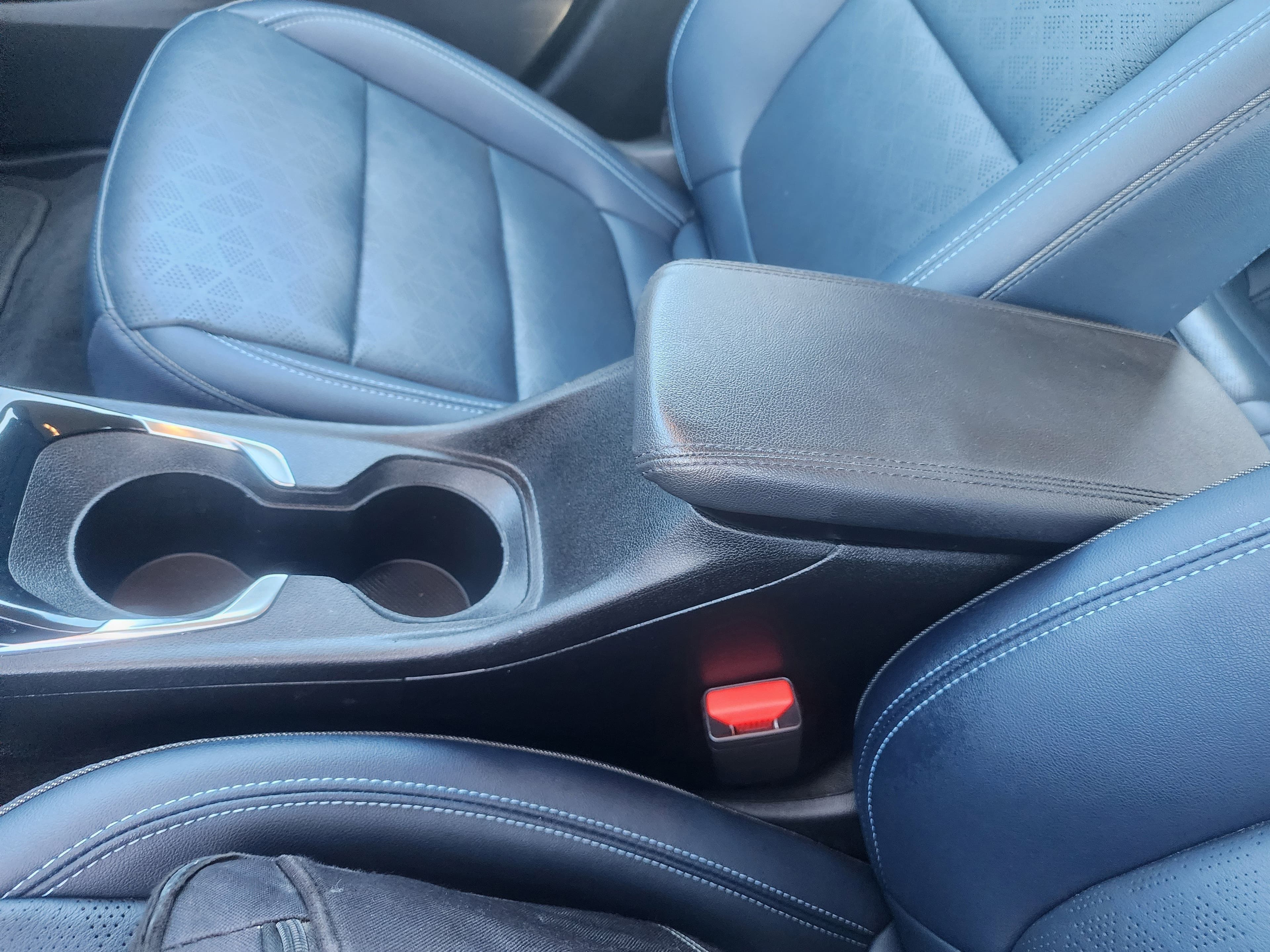 Vehicle photo 32