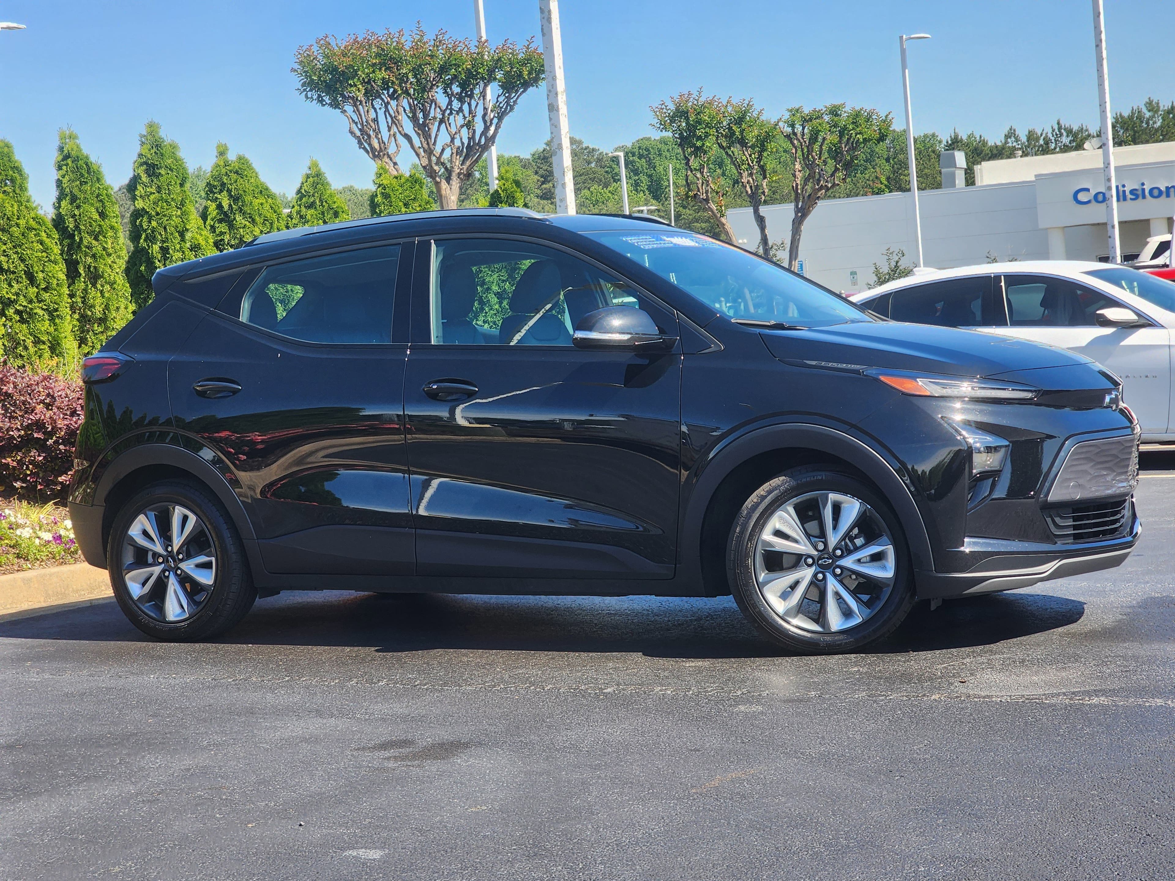 Vehicle photo 2