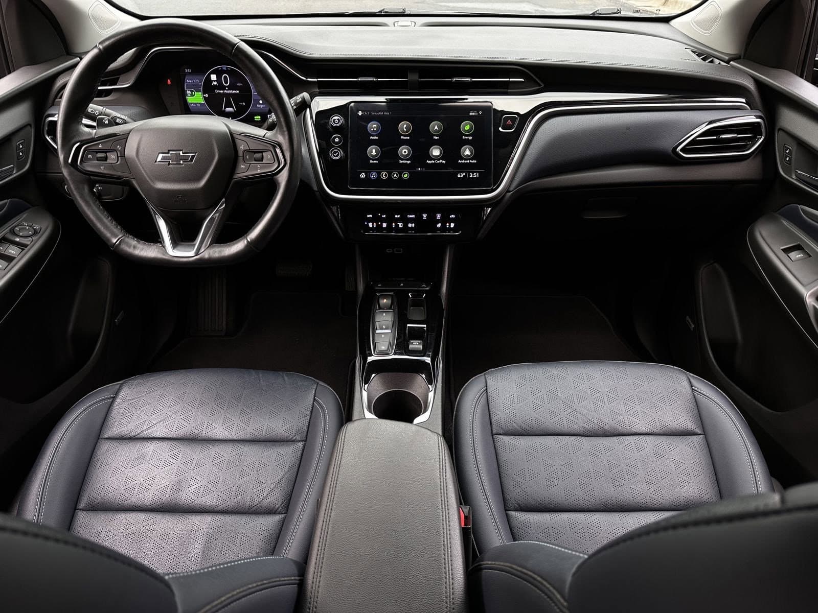Vehicle photo 26