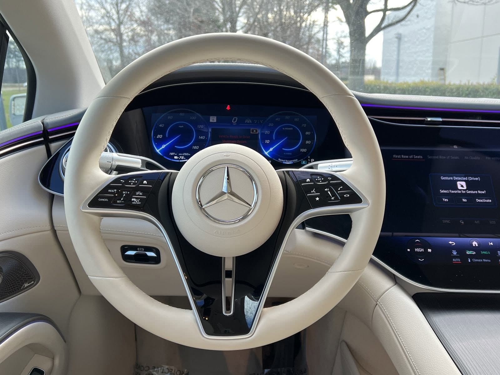 Vehicle photo 16