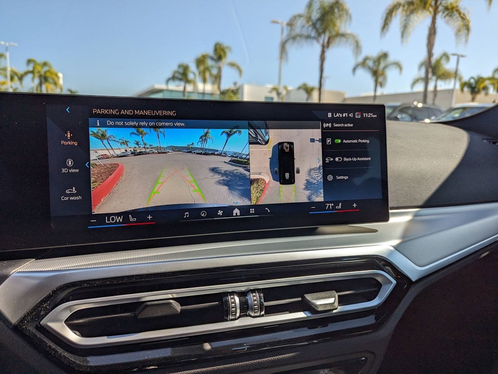 Vehicle photo 24