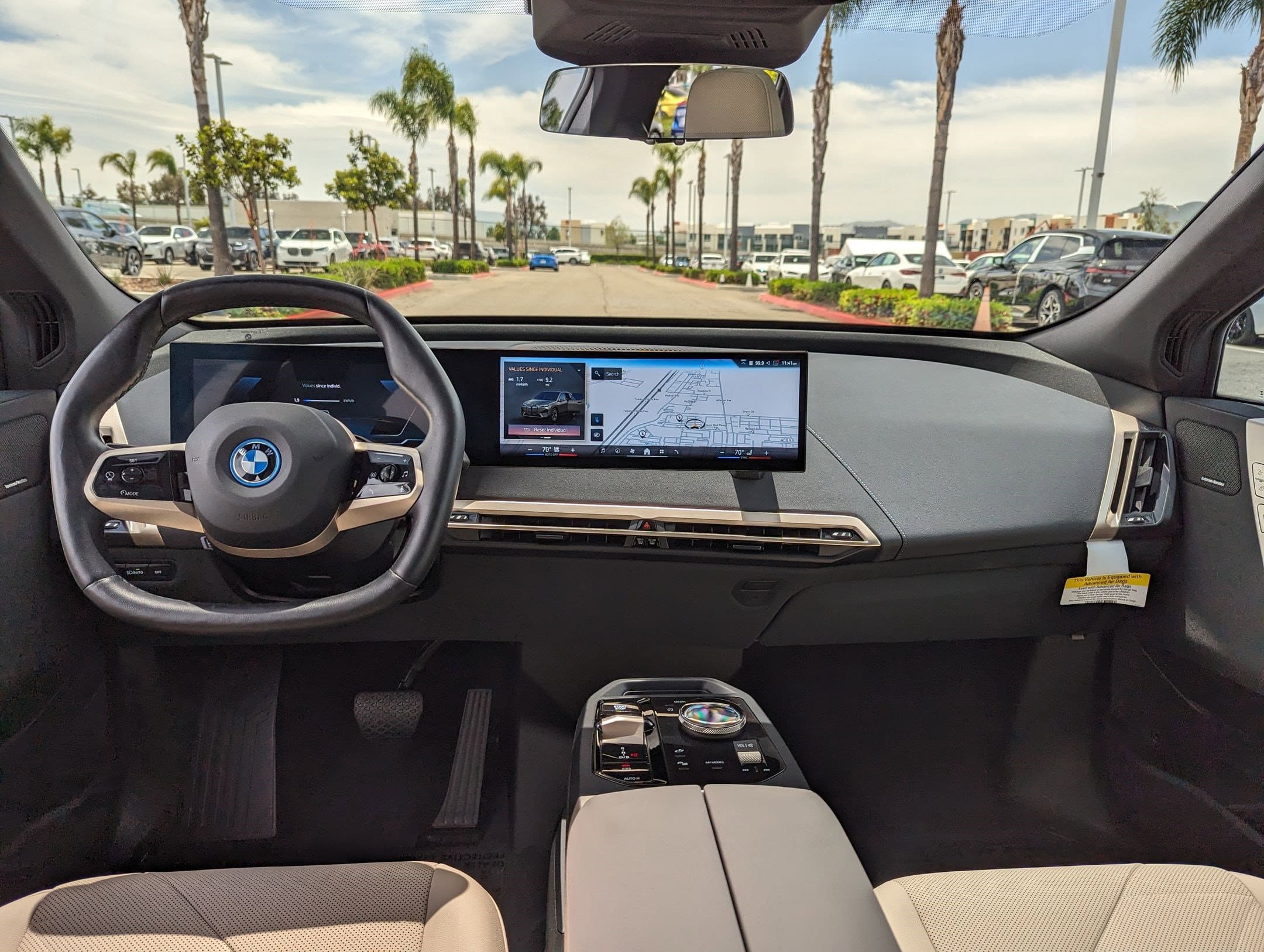 Vehicle photo 28