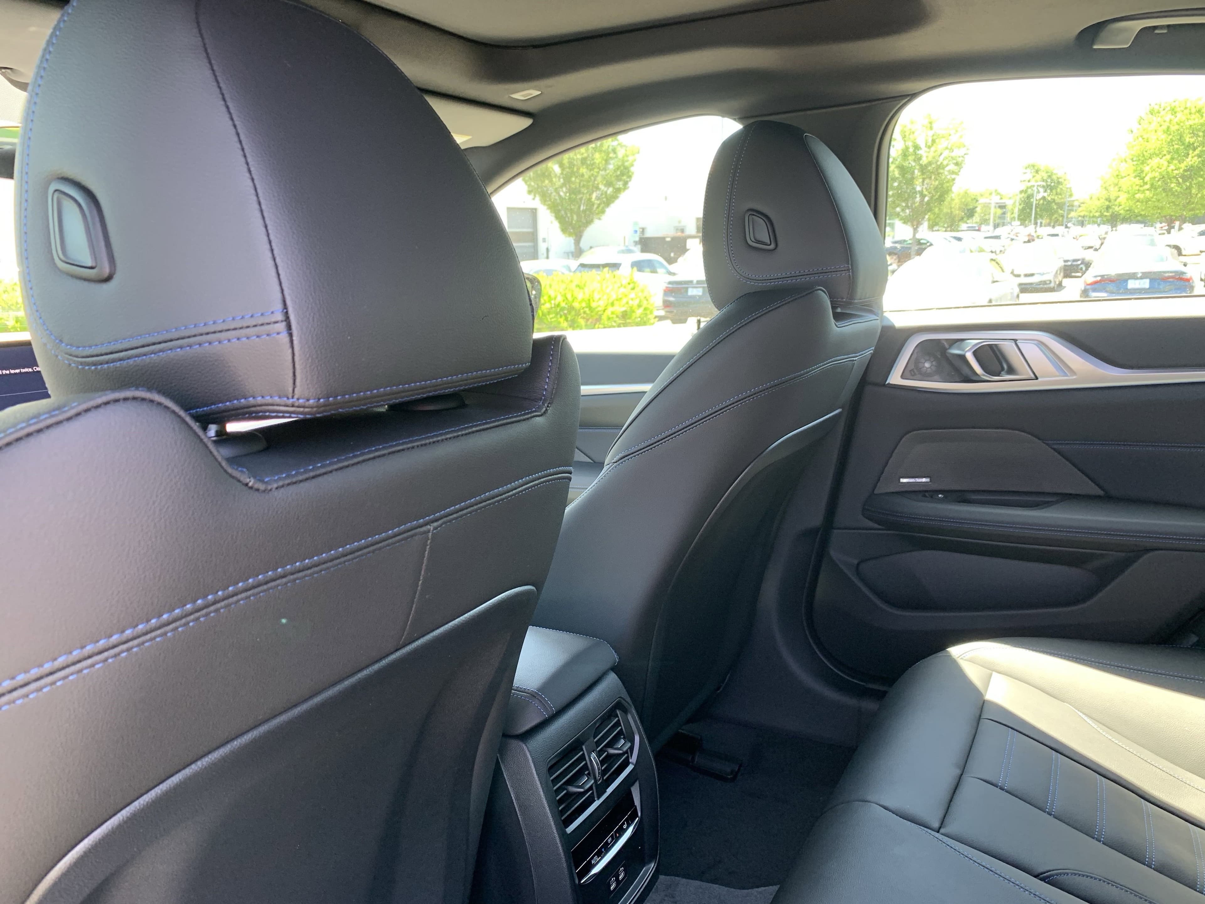 Vehicle photo 31