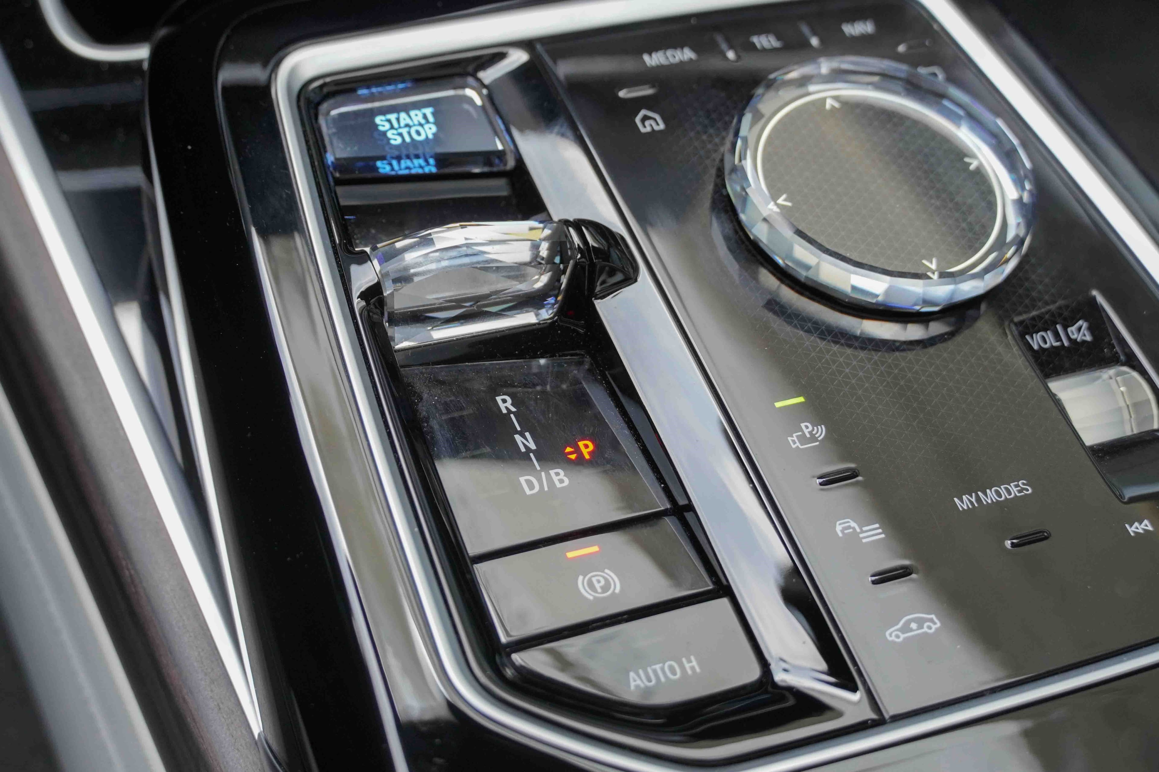 Vehicle photo 16