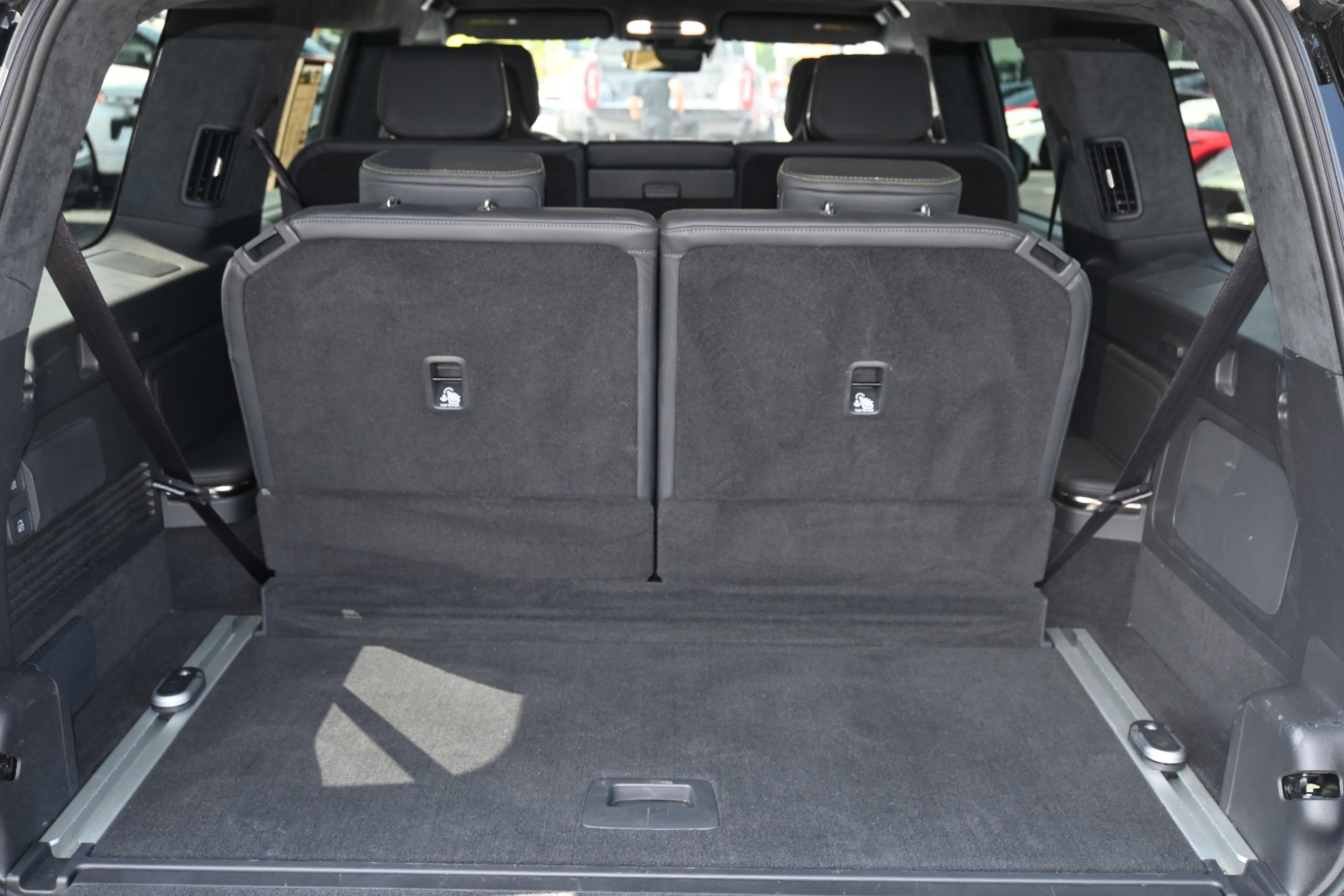 Vehicle photo 35