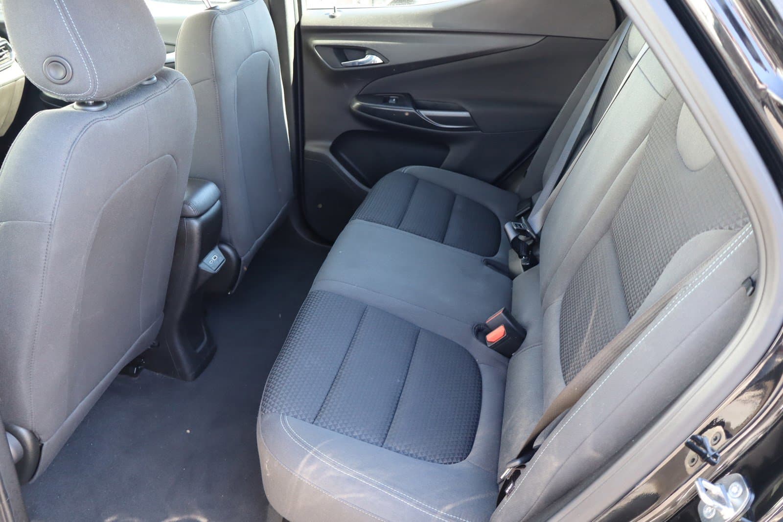 Vehicle photo 29