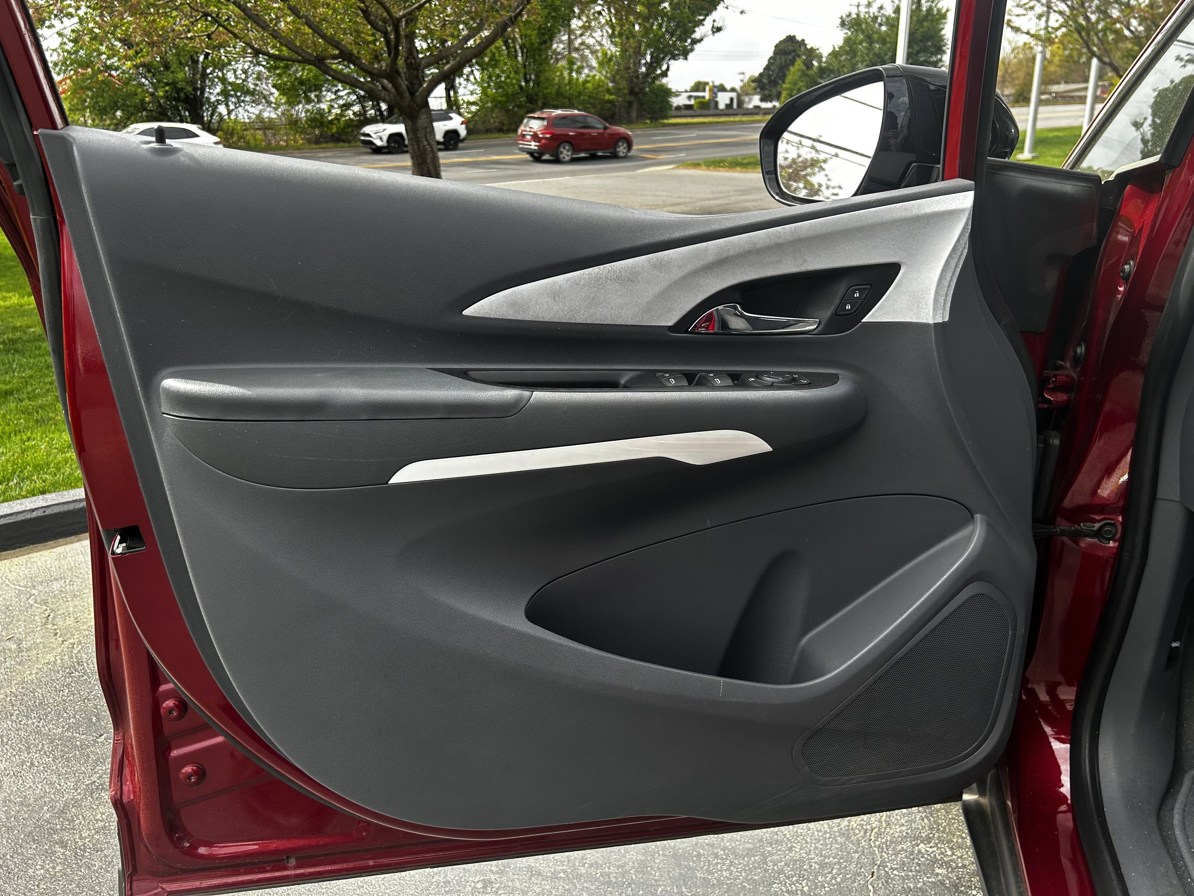 Vehicle photo 10