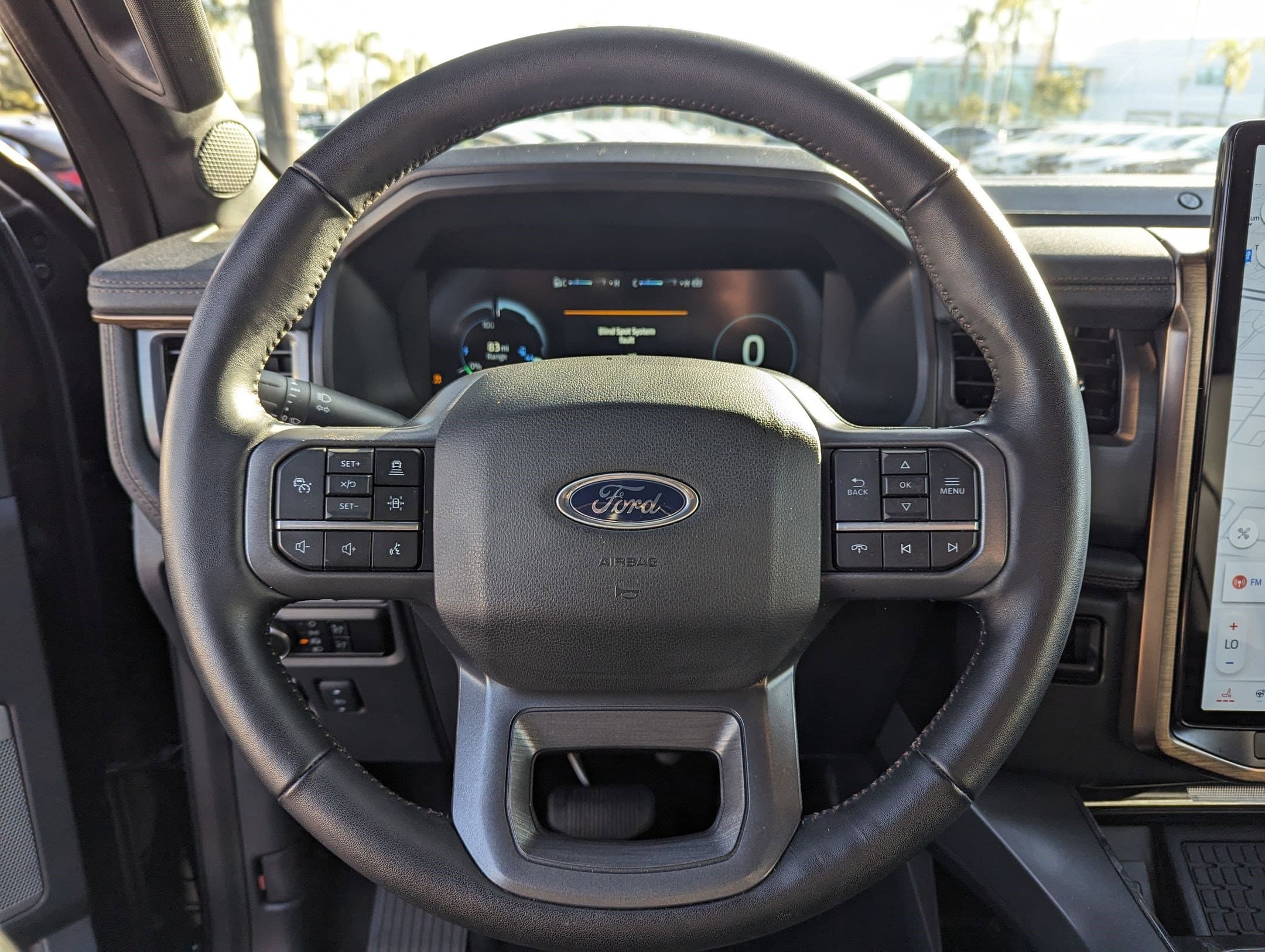 Vehicle photo 16