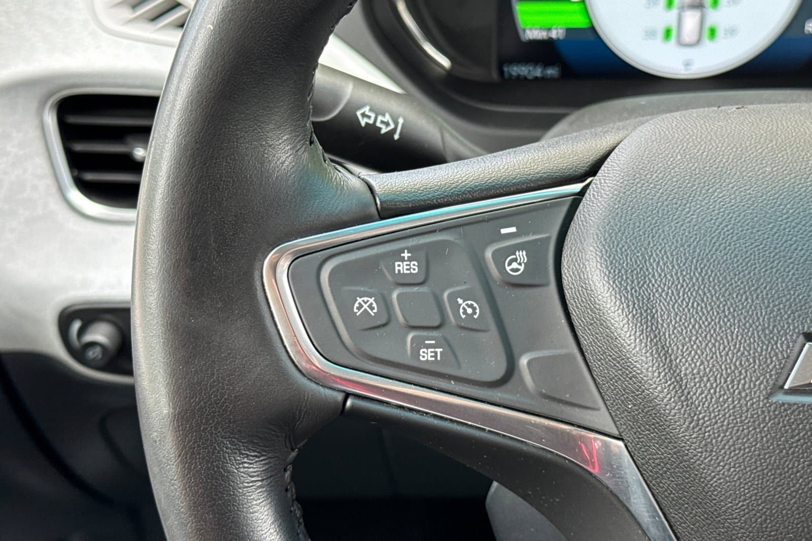 Vehicle photo 27