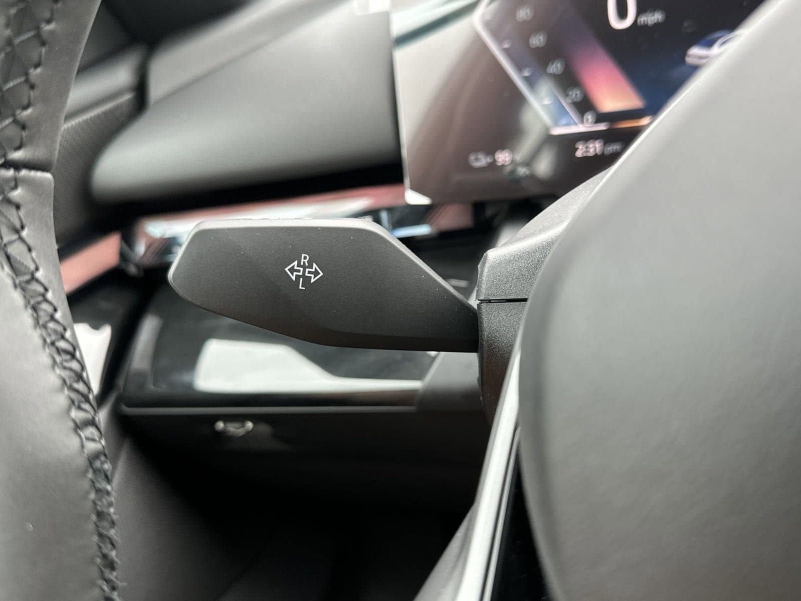 Vehicle photo 18