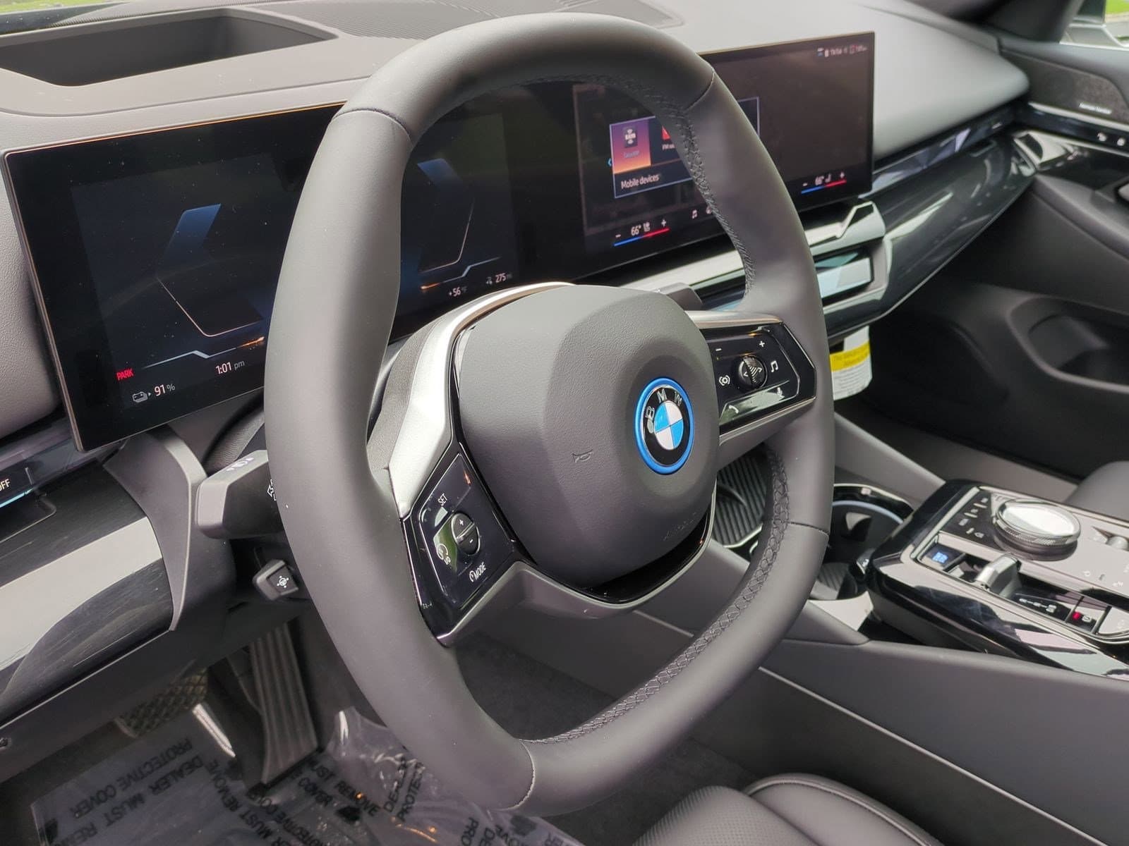 Vehicle photo 16