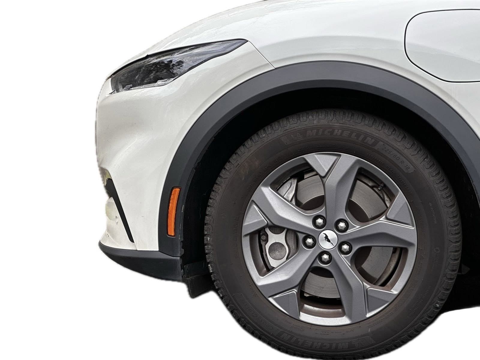 Vehicle photo 9