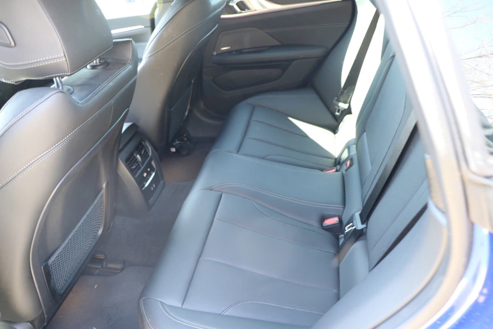 Vehicle photo 33
