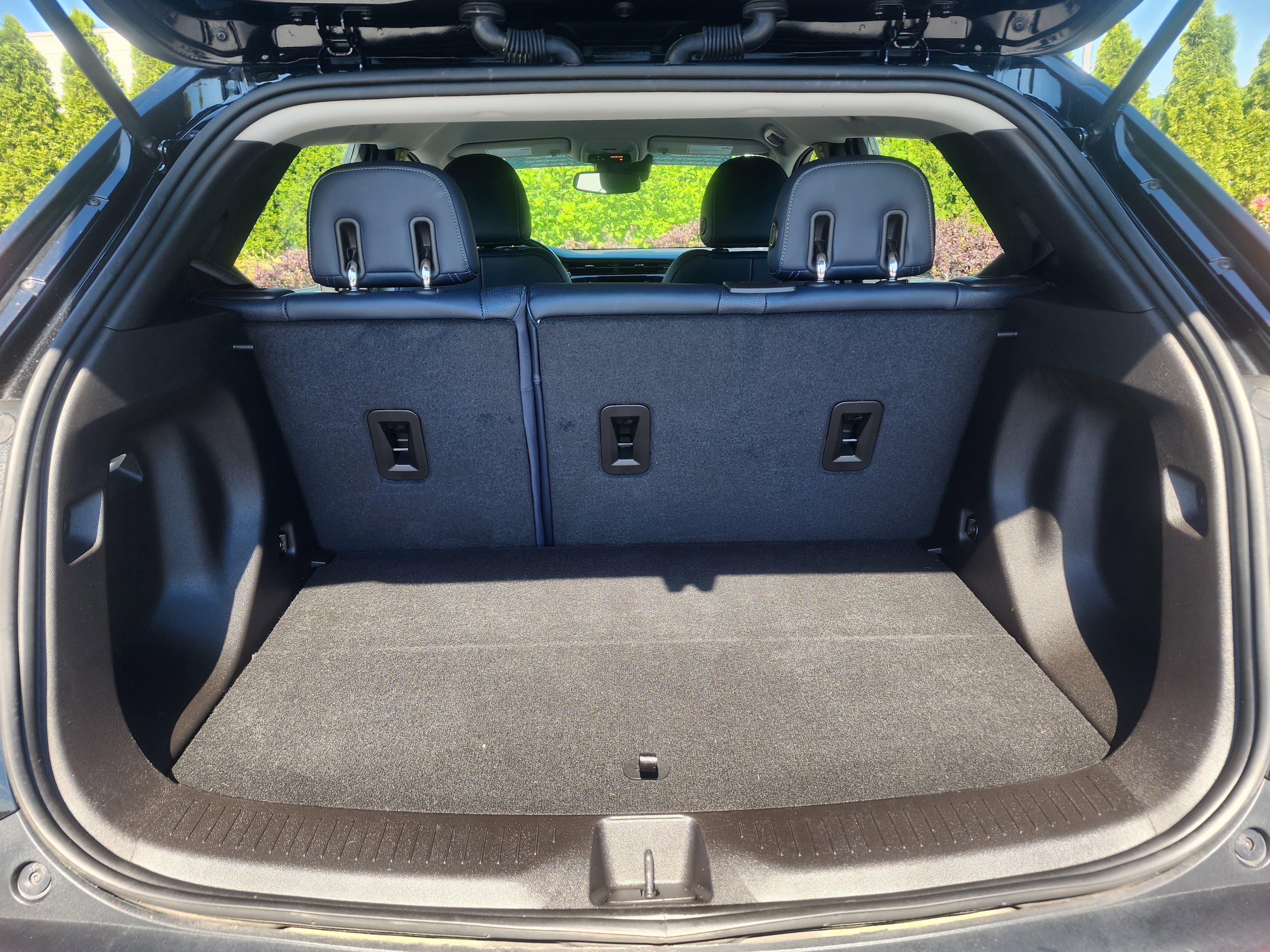 Vehicle photo 10