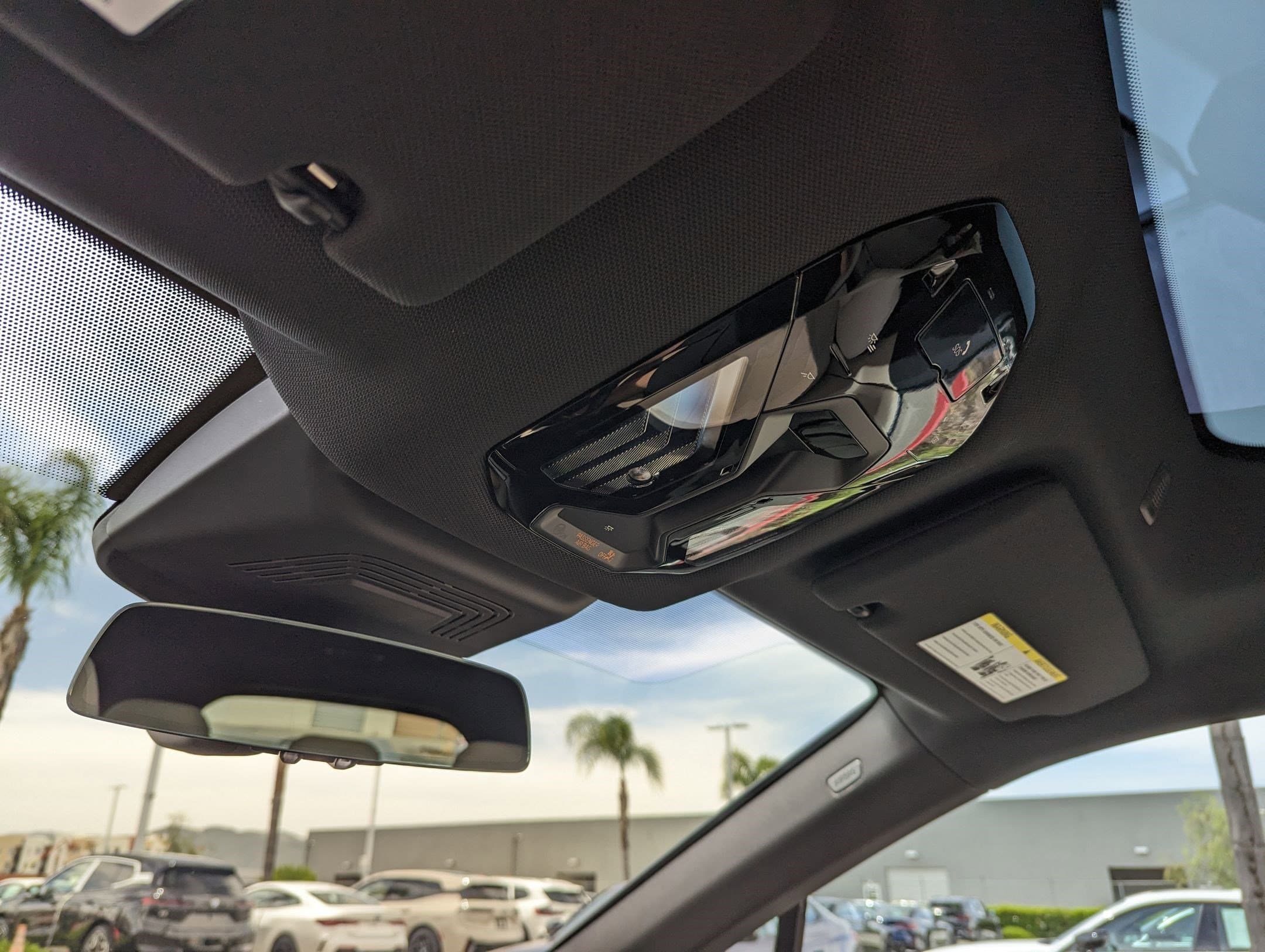 Vehicle photo 26