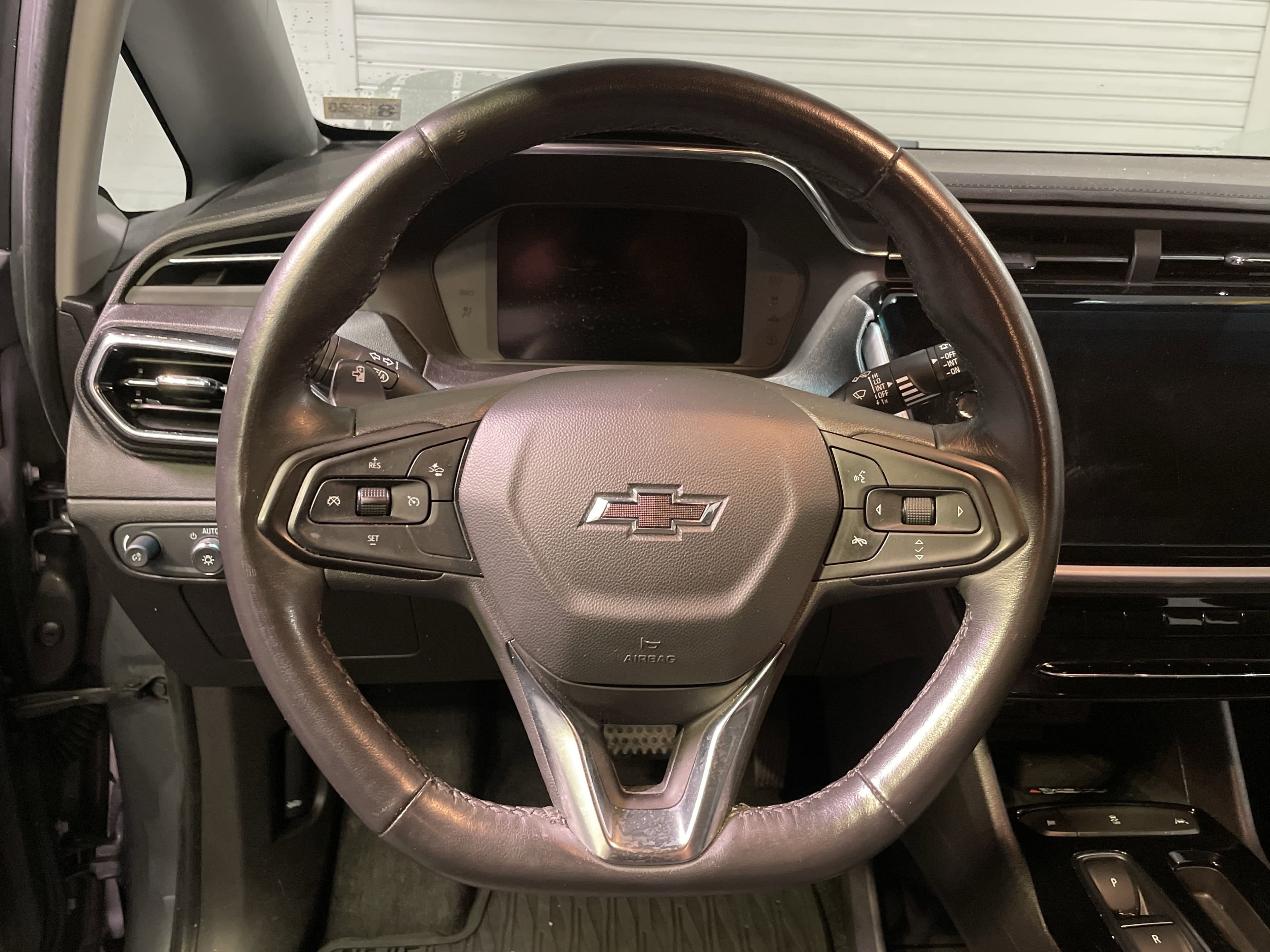 Vehicle photo 16