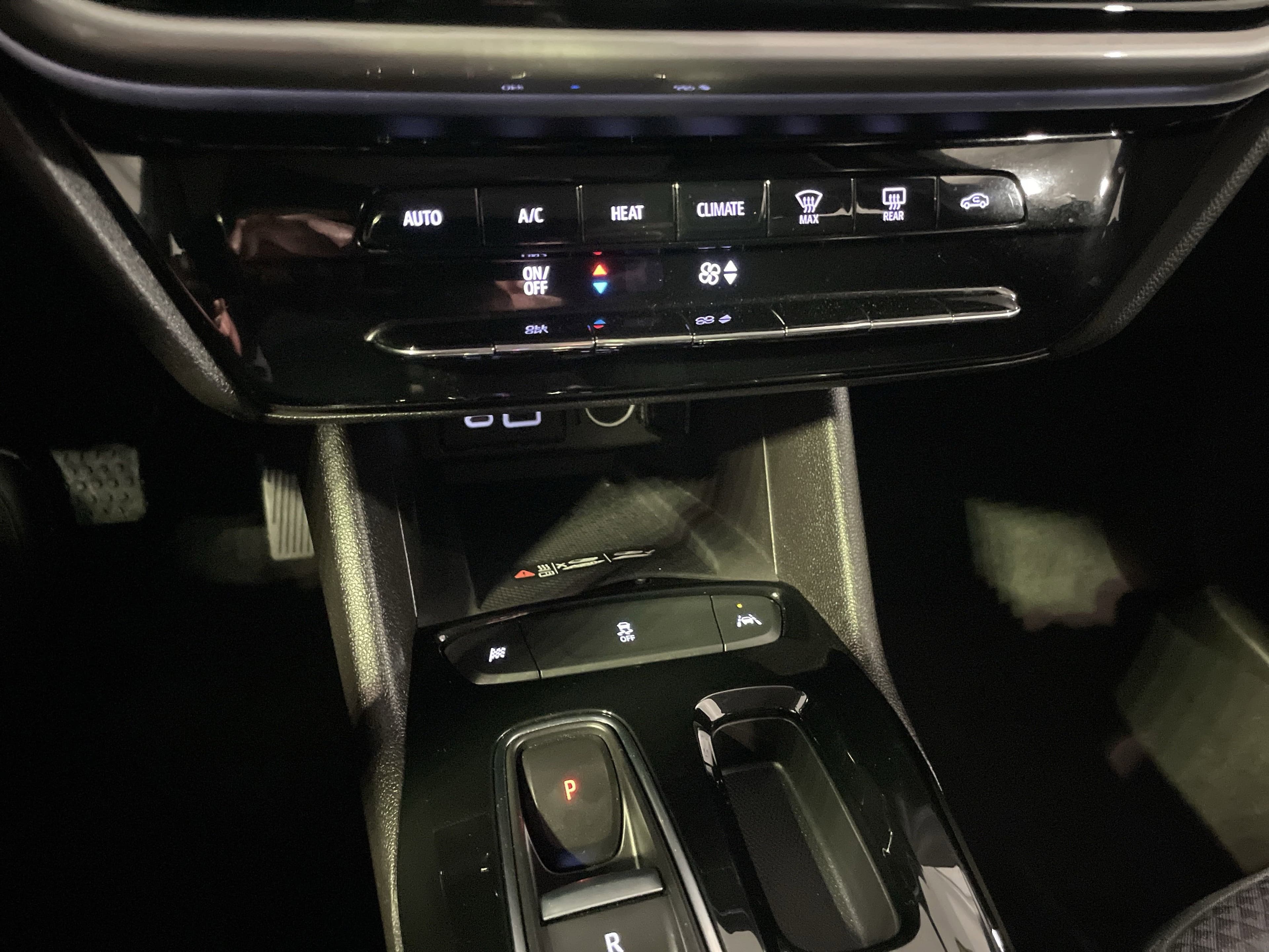 Vehicle photo 27