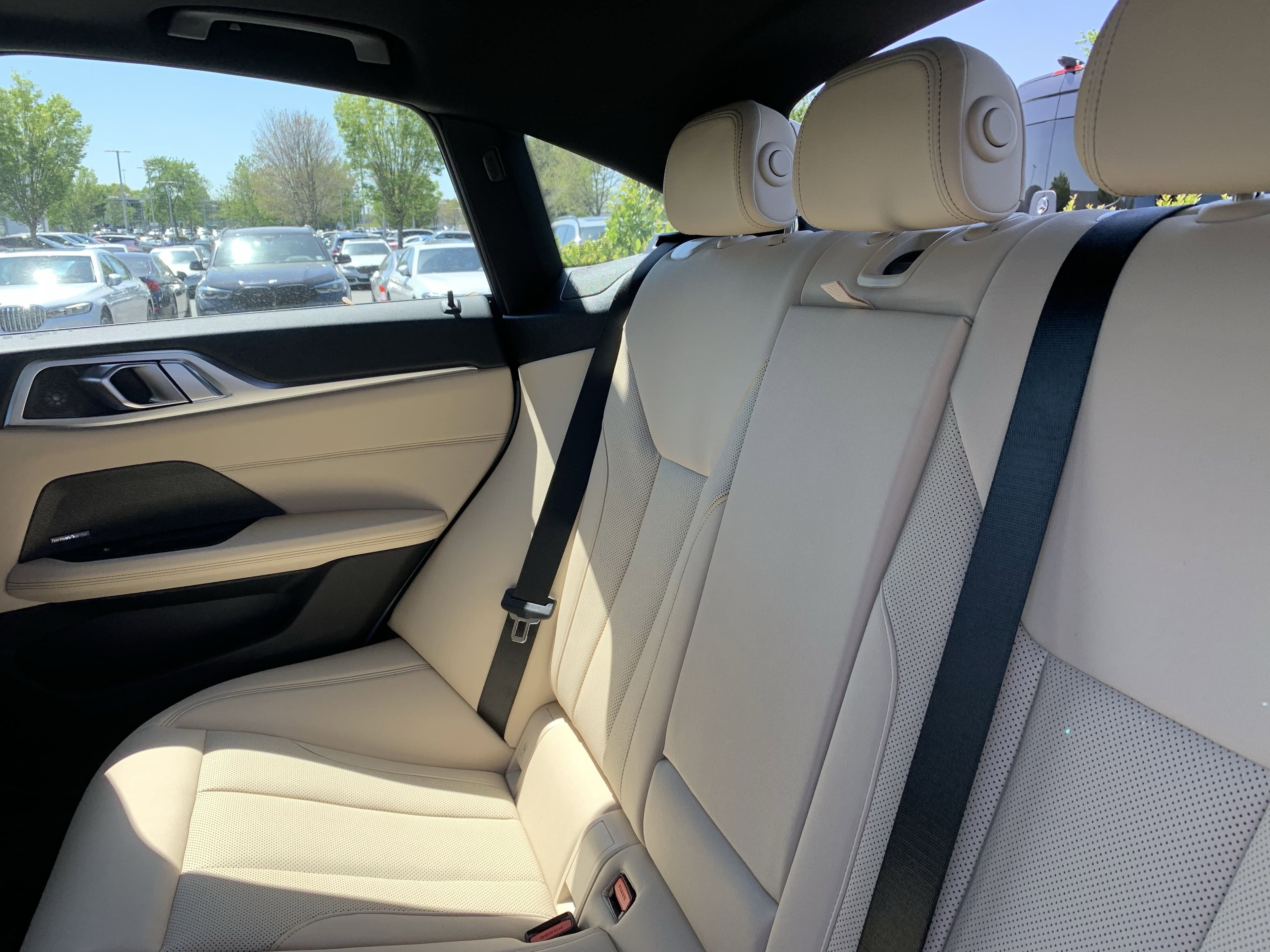 Vehicle photo 31