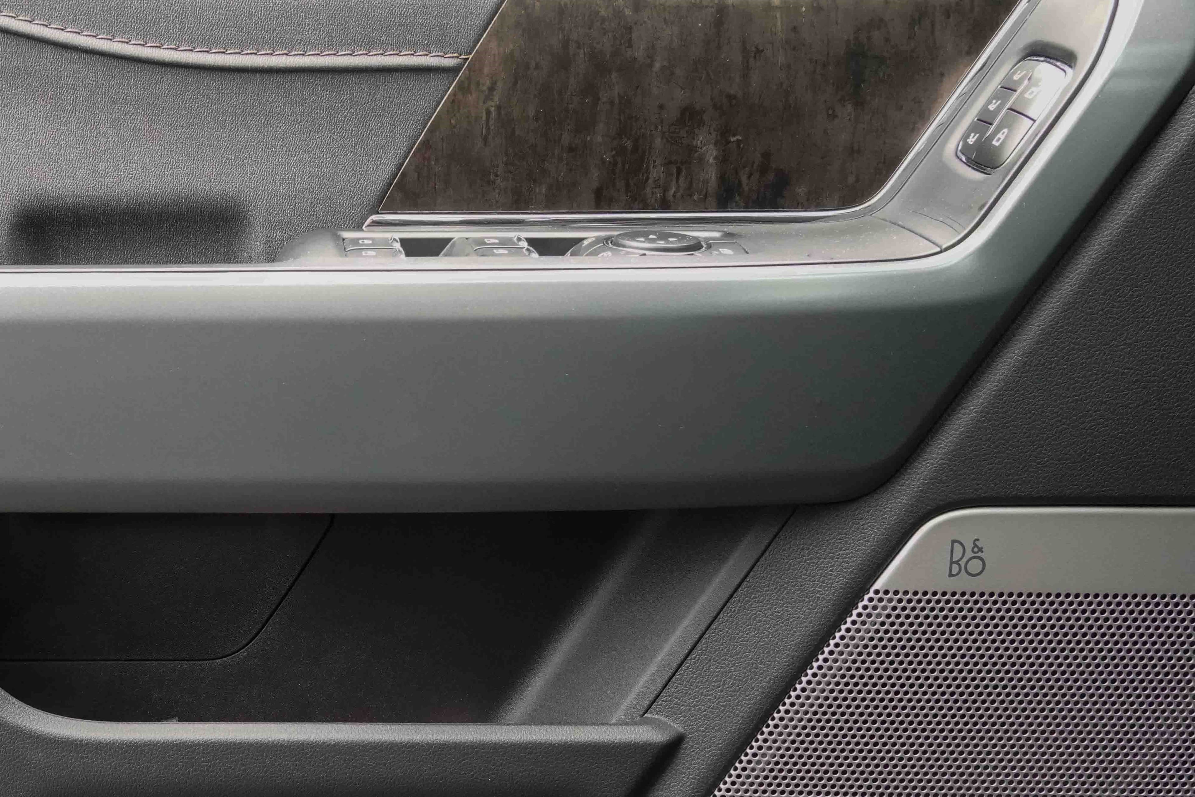 Vehicle photo 14