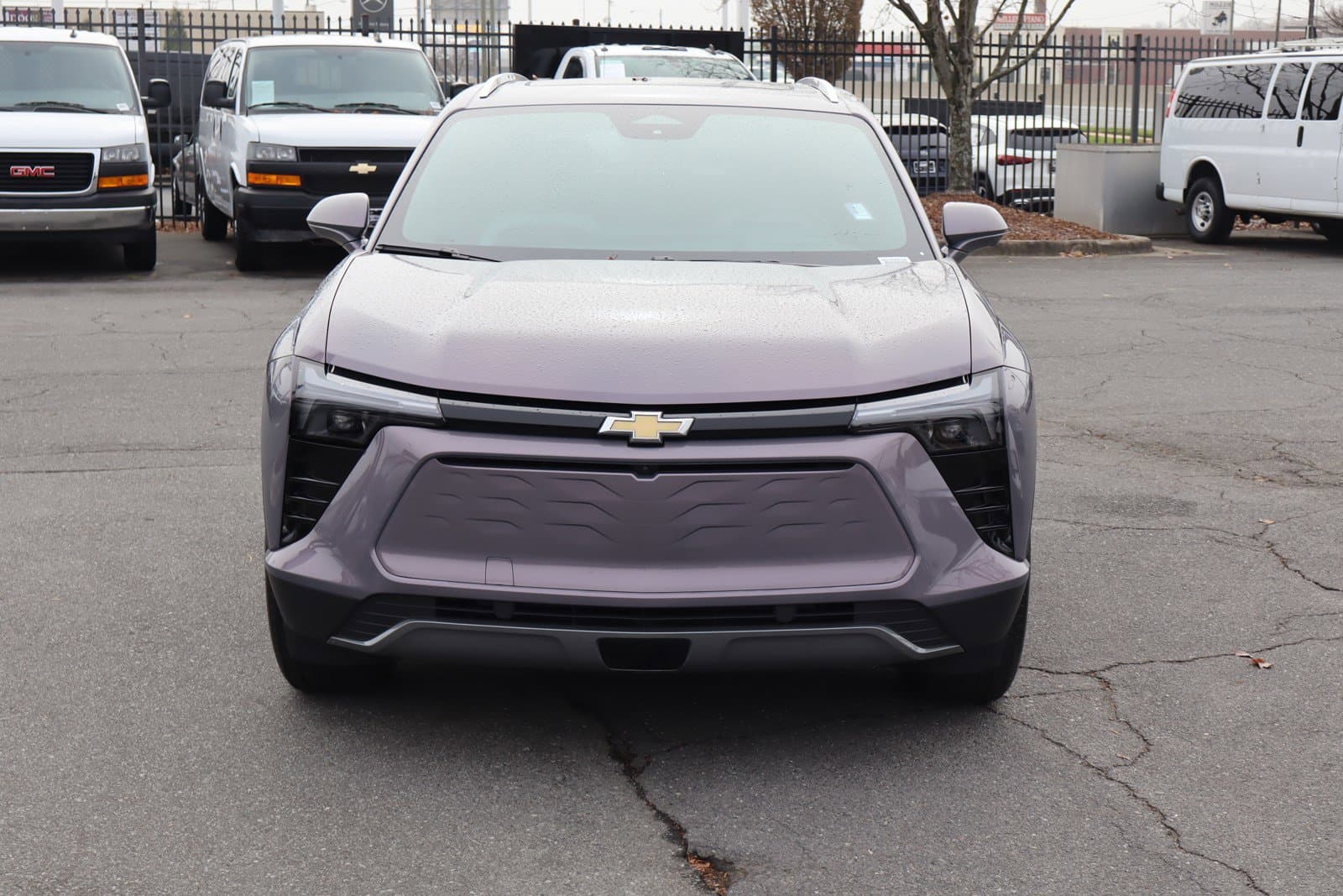 Vehicle photo 2