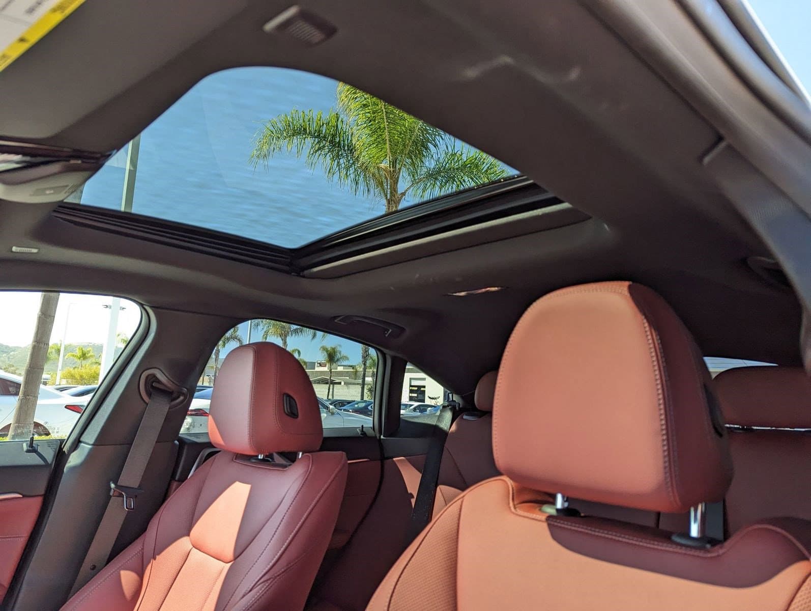 Vehicle photo 27