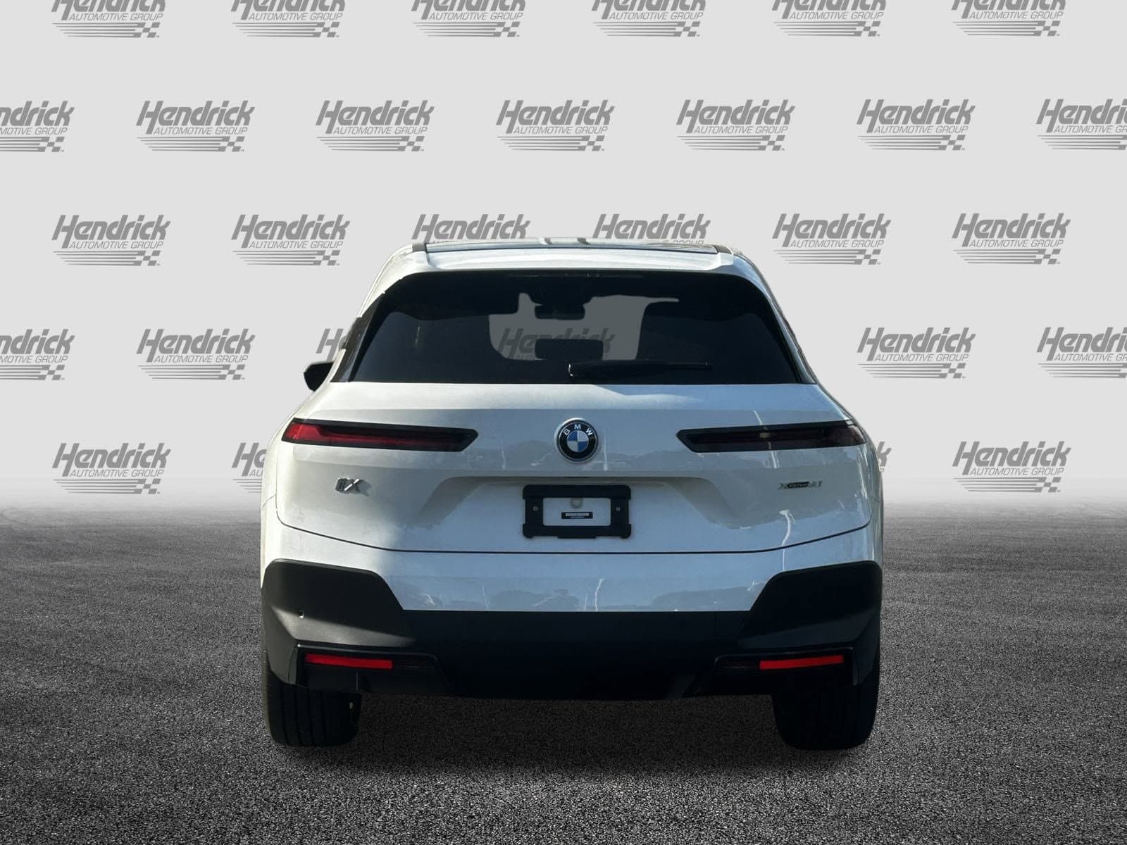 Vehicle photo 6