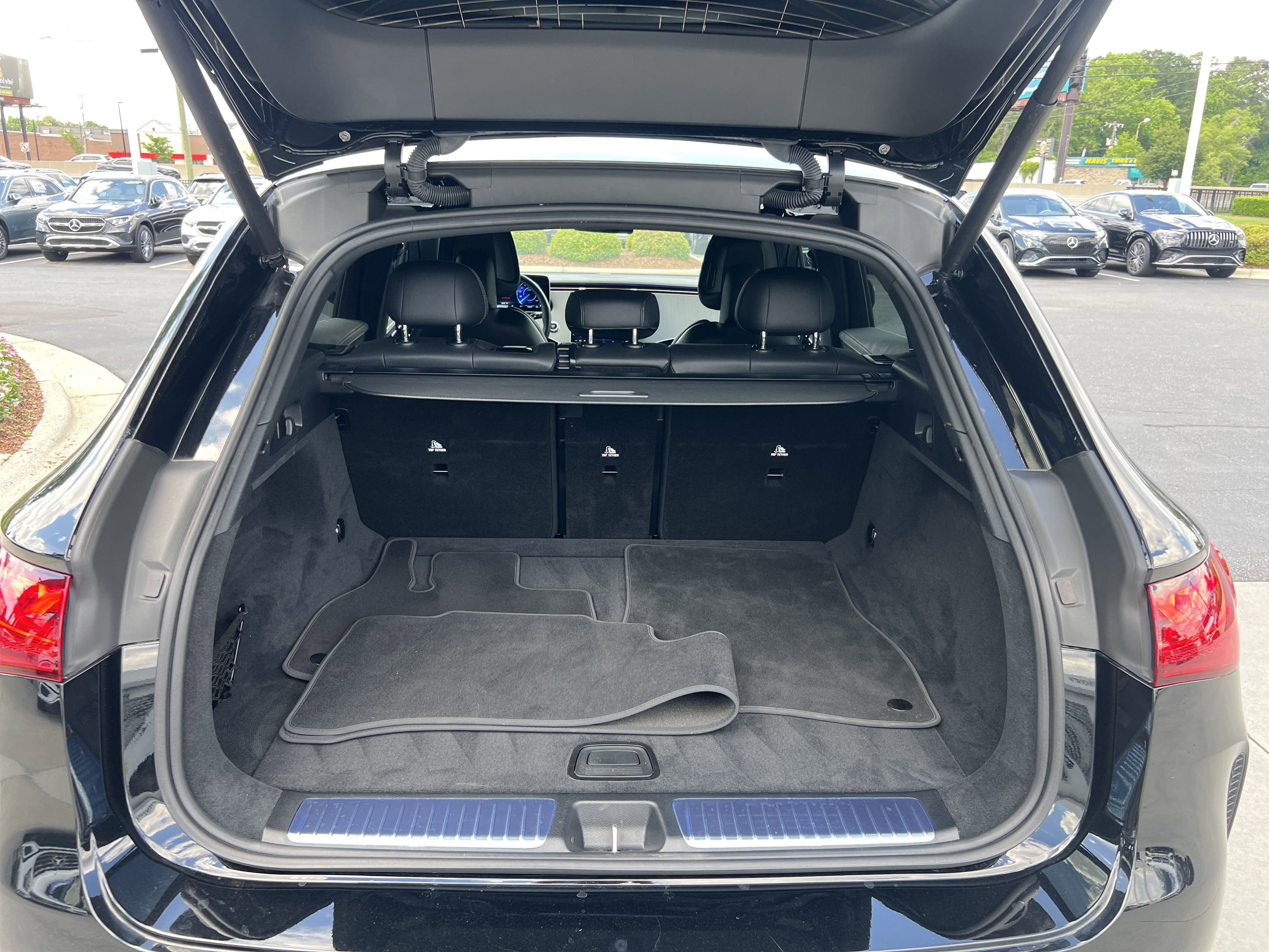 Vehicle photo 32