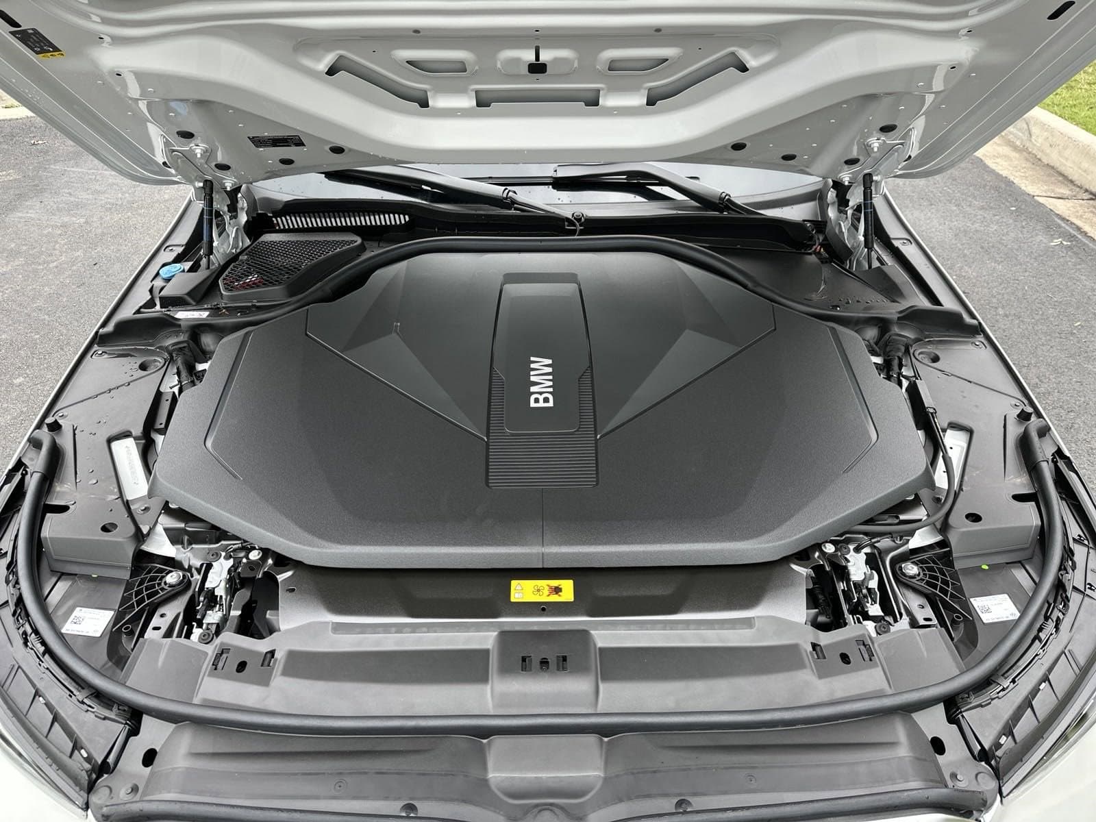 Vehicle photo 34