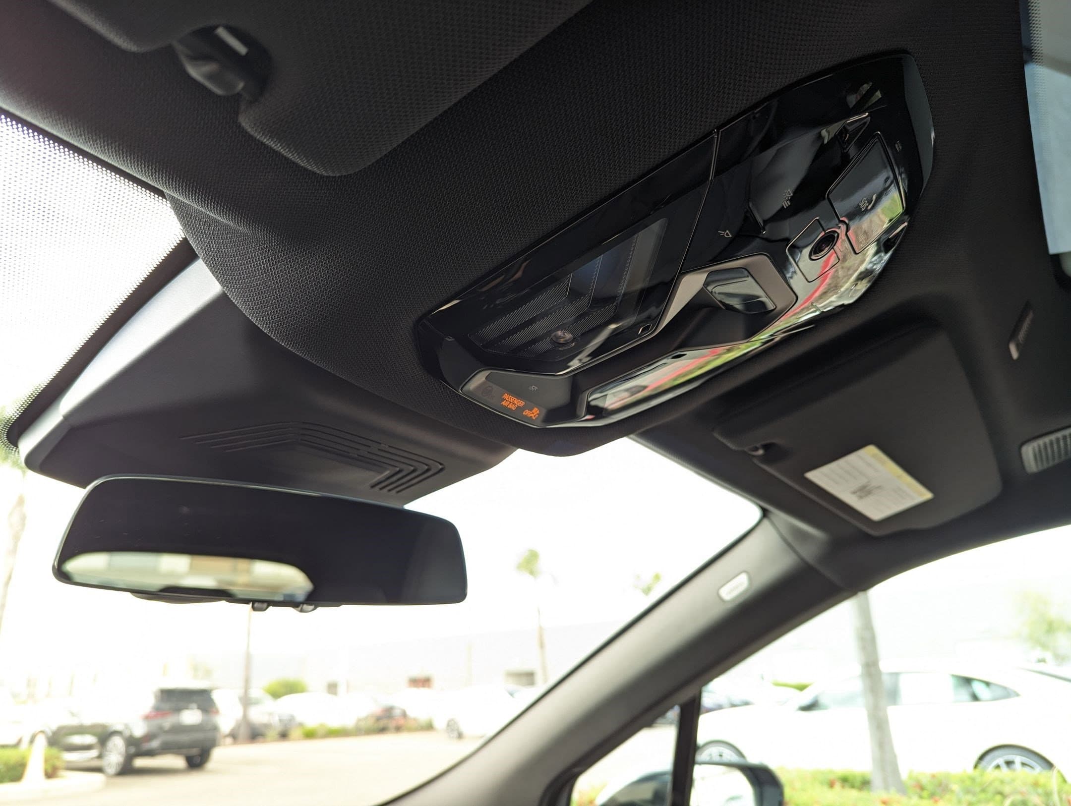 Vehicle photo 26
